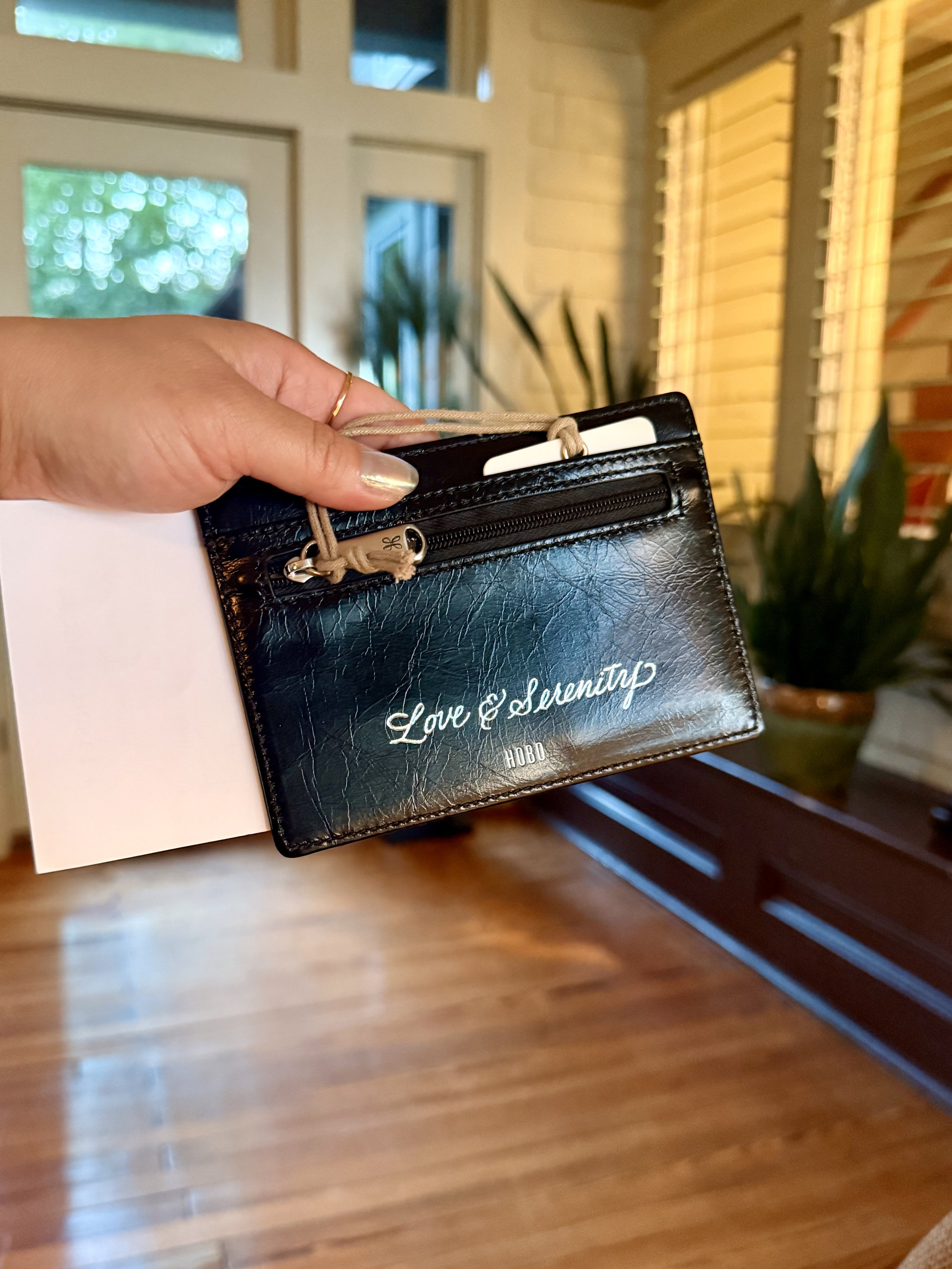 dc-live-callgraphy-artist-rinelle-hot-foiled-leather-wallet-case.jpeg