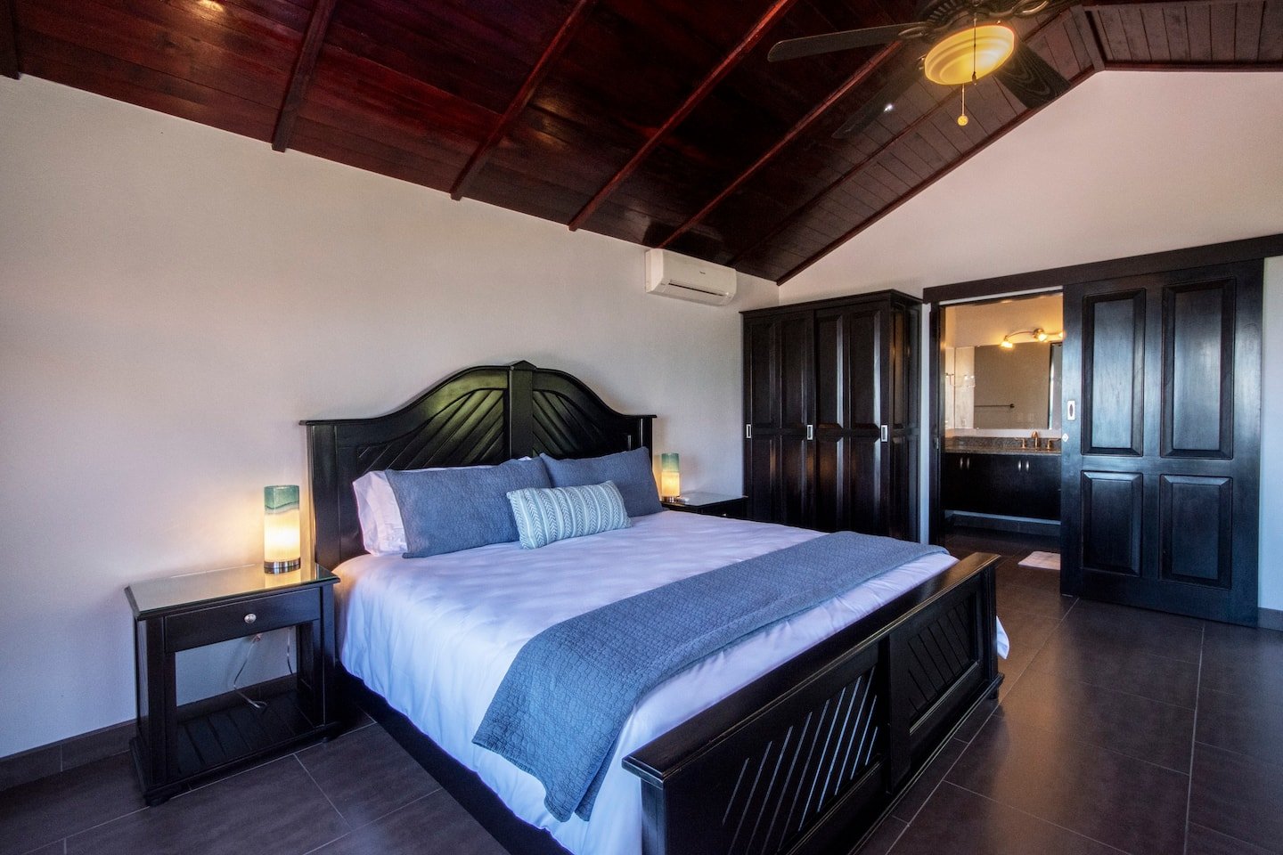 King Suite, Ocean View Bedroom 2.jpeg