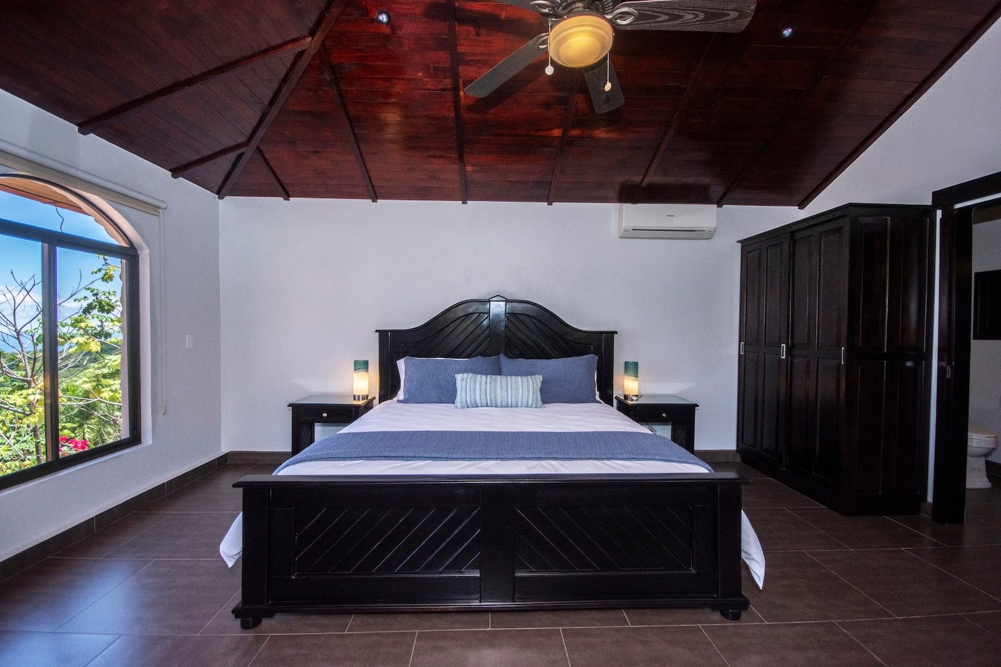King Suite, Ociean View Bedroom 2.jpeg