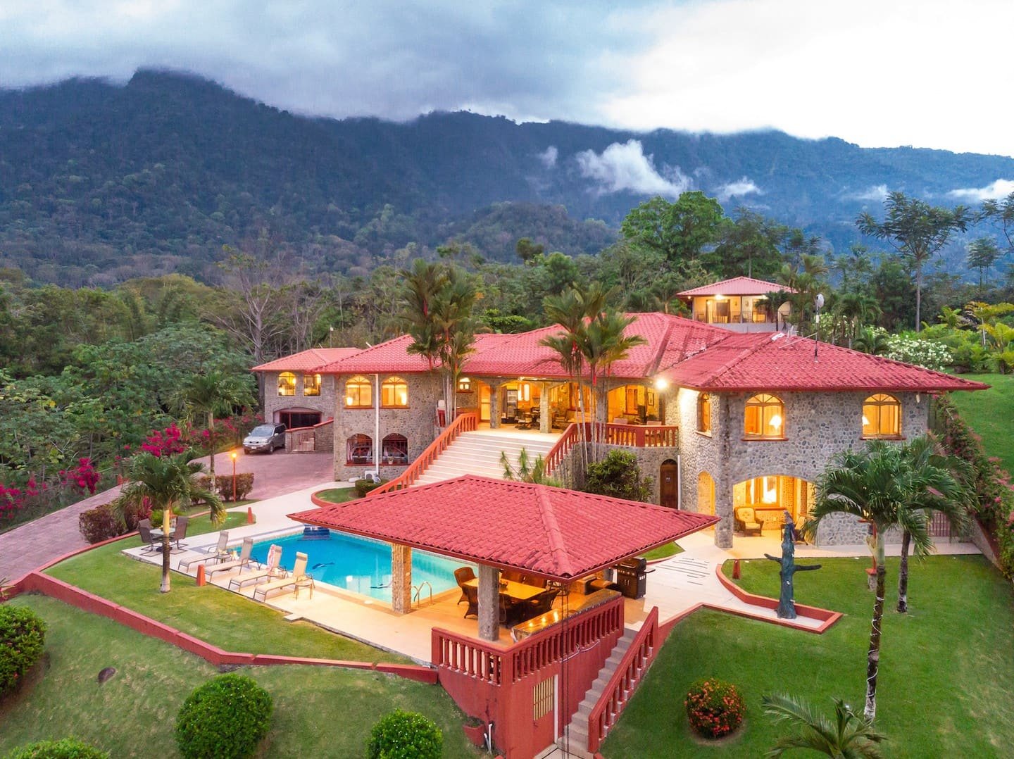 Topanga Villa.jpeg