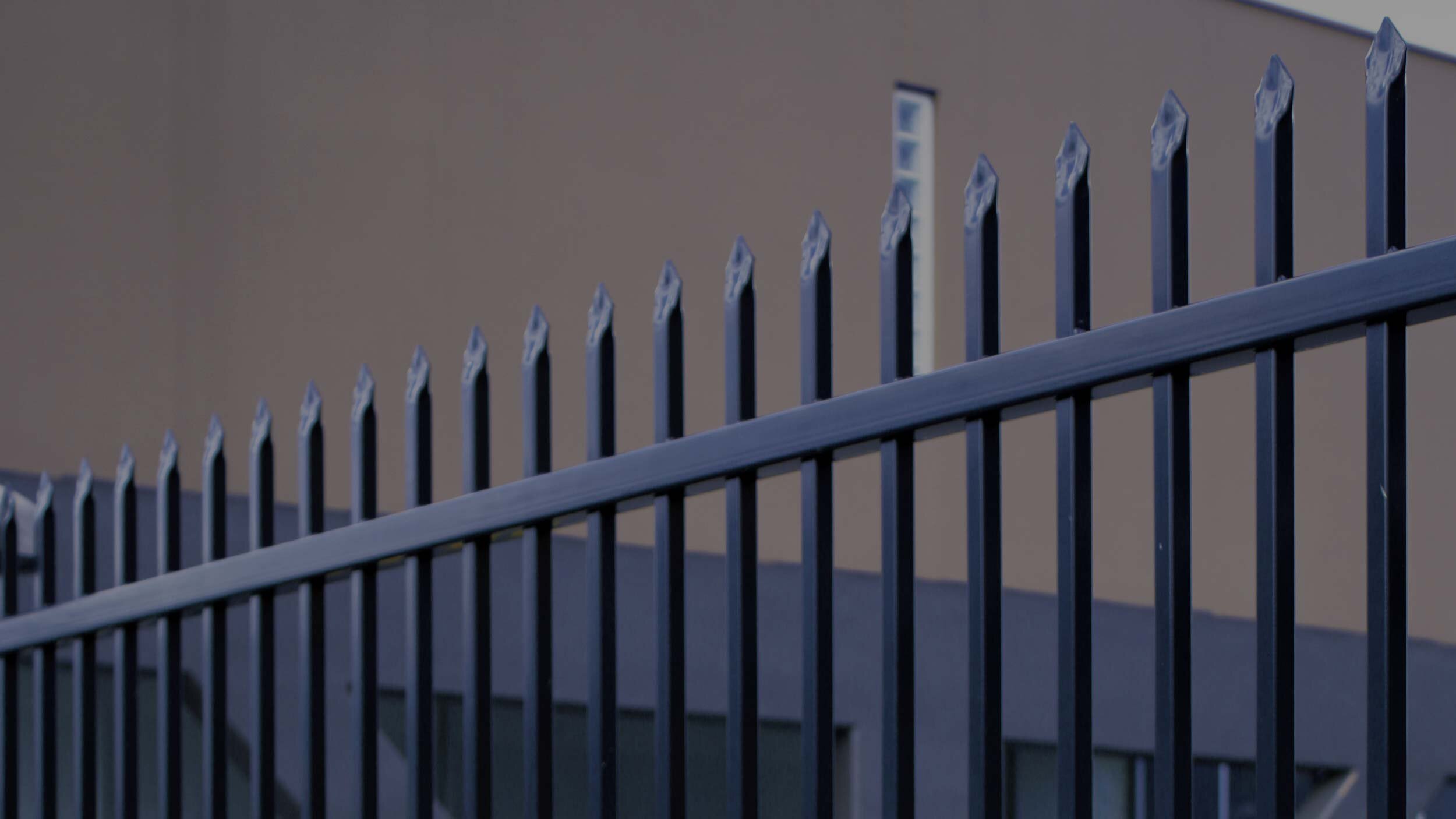 Zeus security fencing — Glass