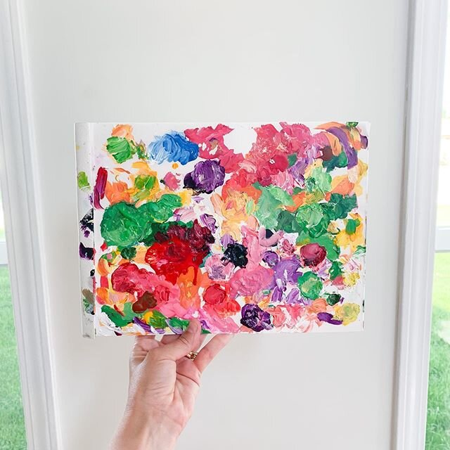 Gettin creative 👩&zwj;🎨
.
.
.
#artsy #artpalette #mycreativebiz #pursueprettythings #livecolorfully #mycreativecommunity #artistlife