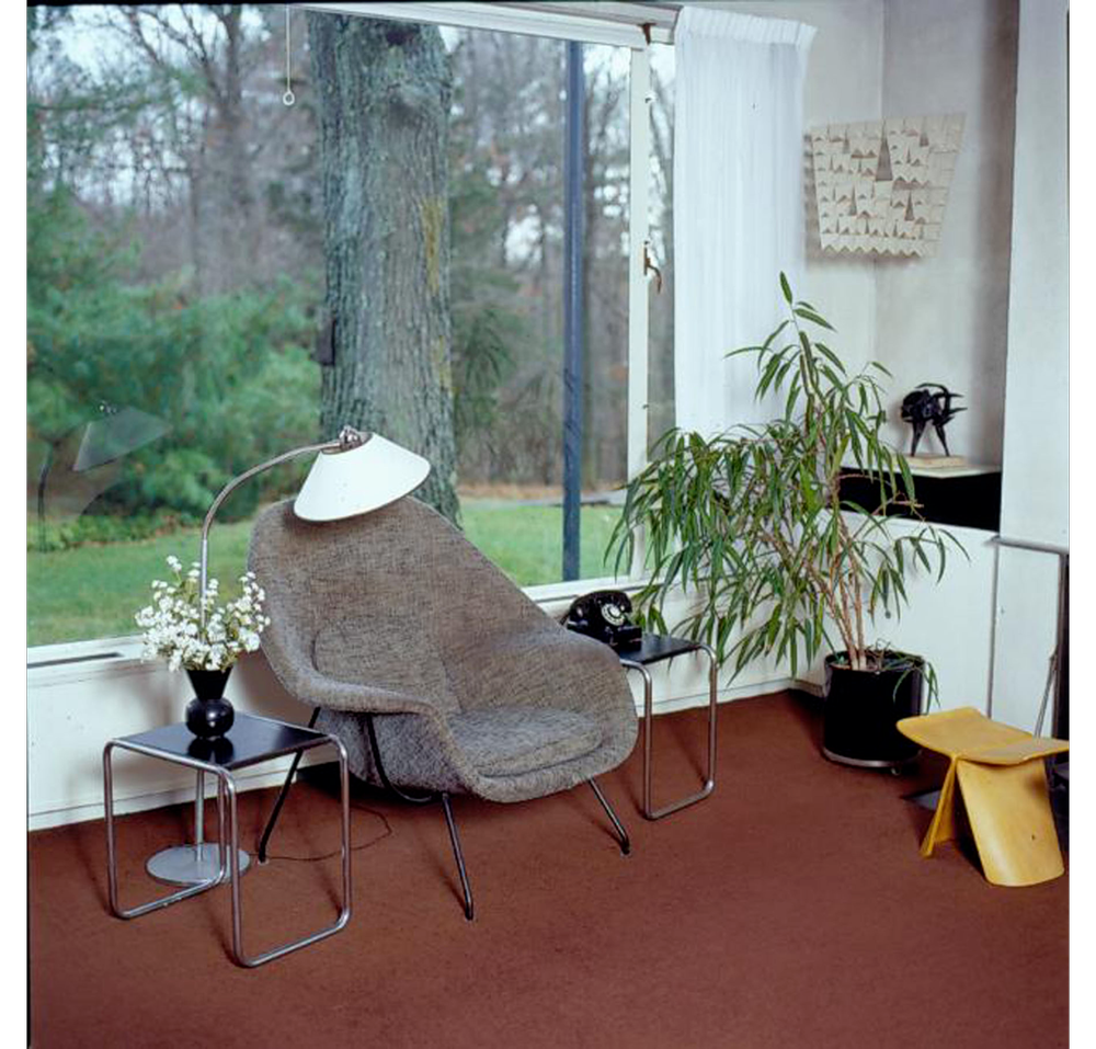 Eero Saarinen‘s Womb Chair