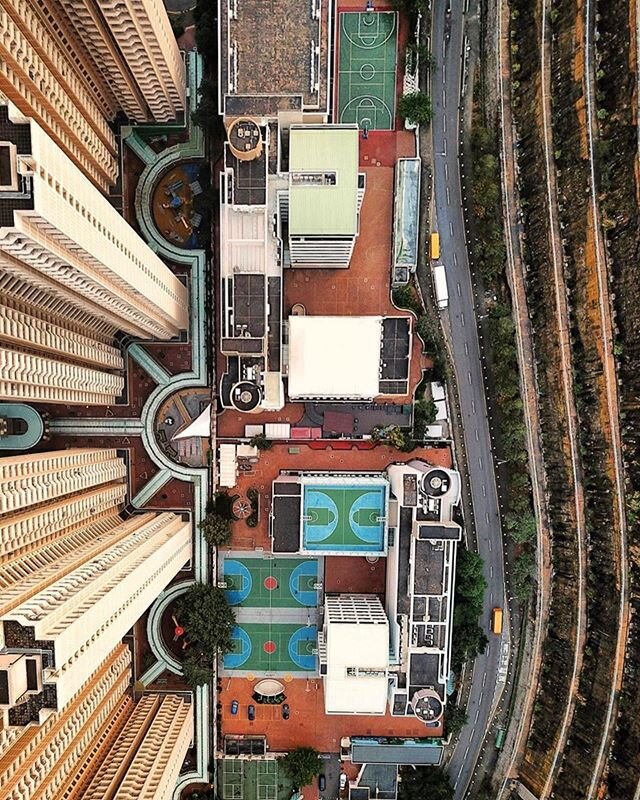 What&rsquo;s your bird&rsquo;s eye view? &ldquo;Estate frame of Mind&rdquo; by Bernie Ng @itsbernie81 Check out his account for amazing Built Environment Photography!