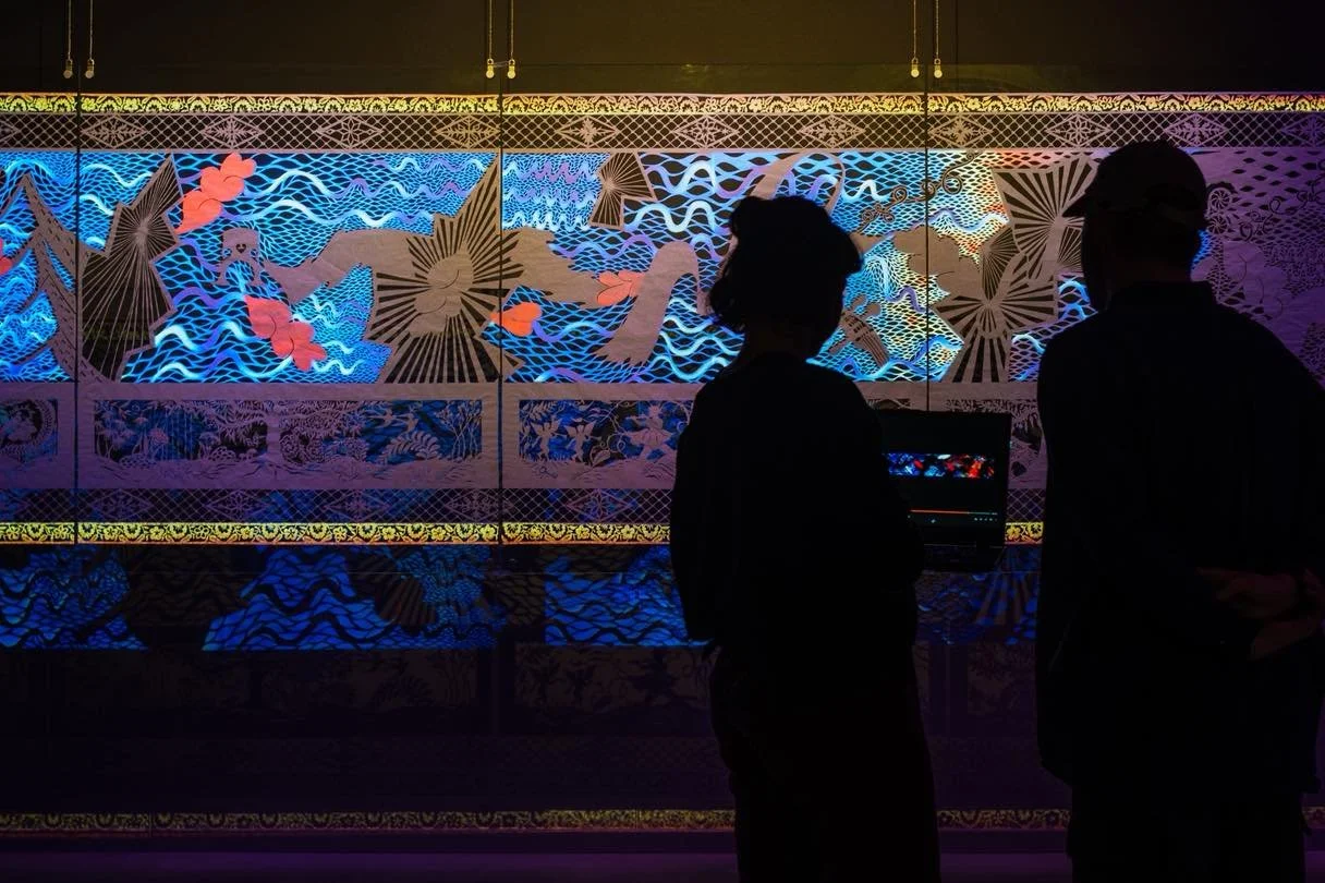 13:06 bliver mobil - og vi er i fuld gang med planl&aelig;gningen💫

Med installationsv&aelig;rket 13:06 fors&oslash;ger Bit Vejle og Dark Matters at skabe et installationsv&aelig;rk der kombinerer imponerende papirklip med klassisk musik og en lys-a