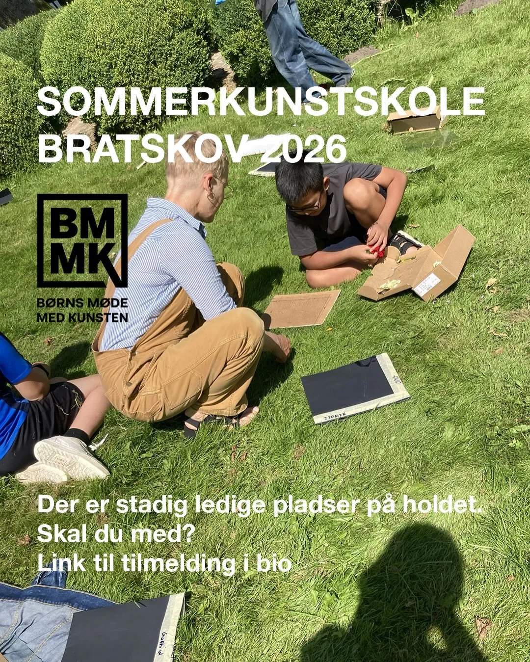 Elsker du at v&aelig;re kreativ og mangler du en sommerferieaktivitet? ☀️
 
S&aring; tilmeld dig dette &aring;rs sommerkunstskole! Det foreg&aring;r p&aring; den gamle herreg&aring;rd p&aring; Bratskov, hvor Museum for Papirkunst i &aring;r bidrager 