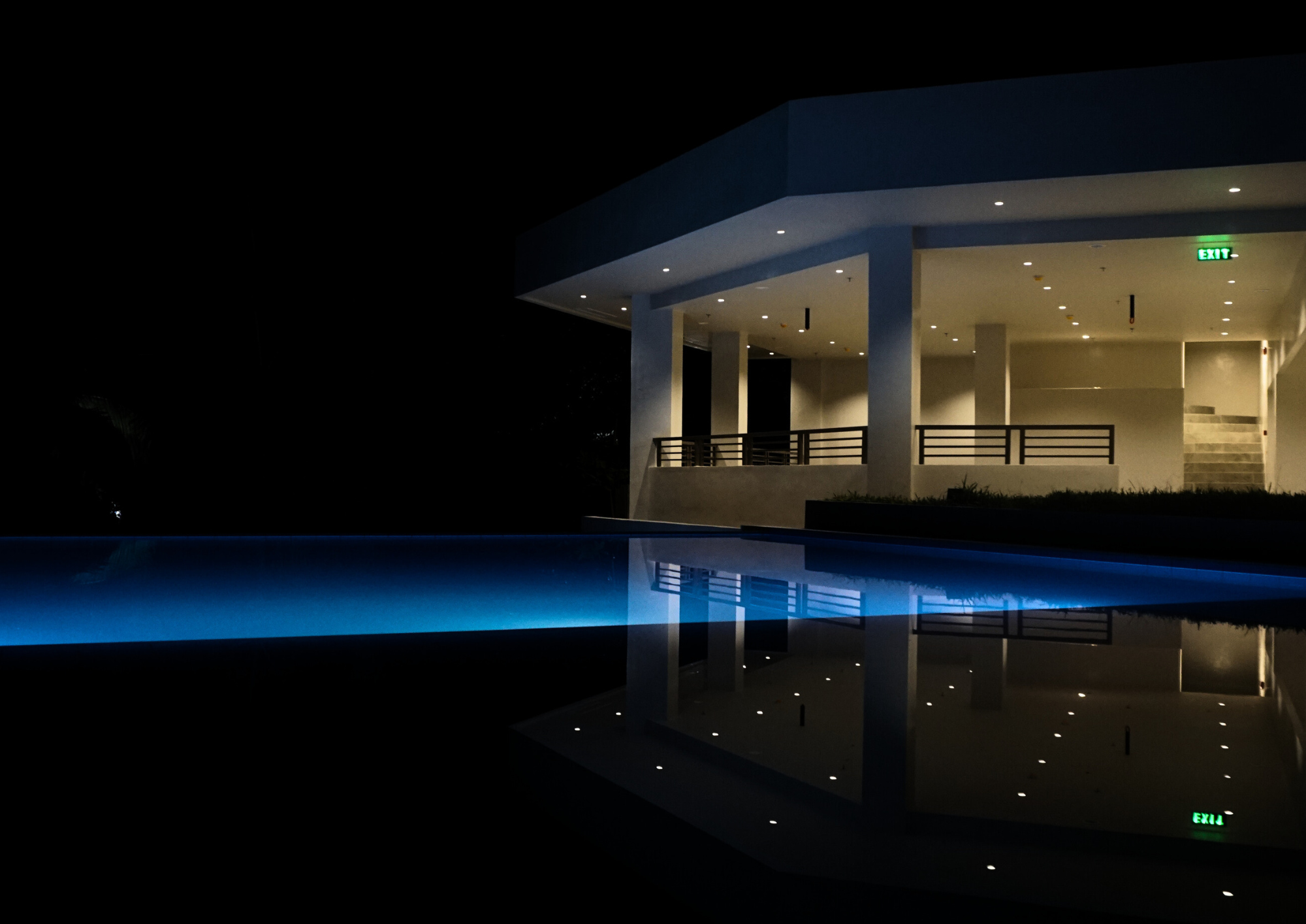 Three-Story Luxury Hotel Pitch deck as of 2025.png