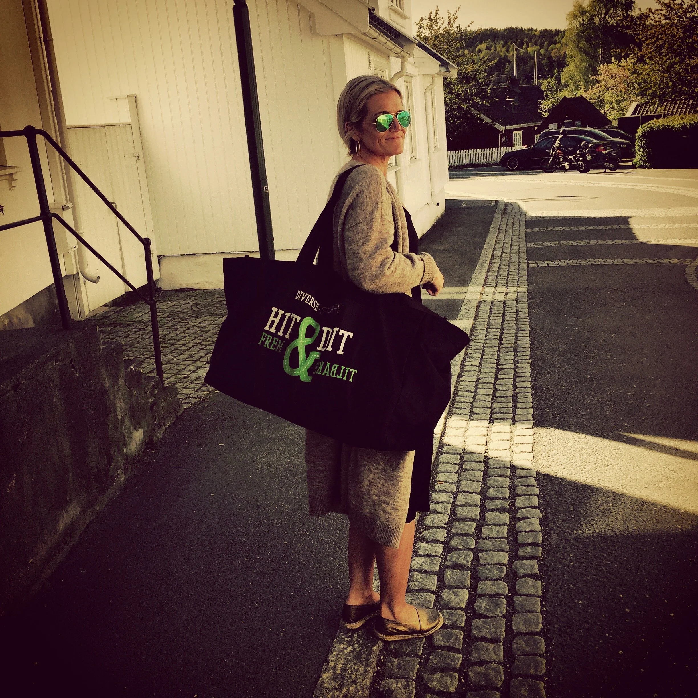 stuffbag_hit-dit_weekend-sort-stor.jpg