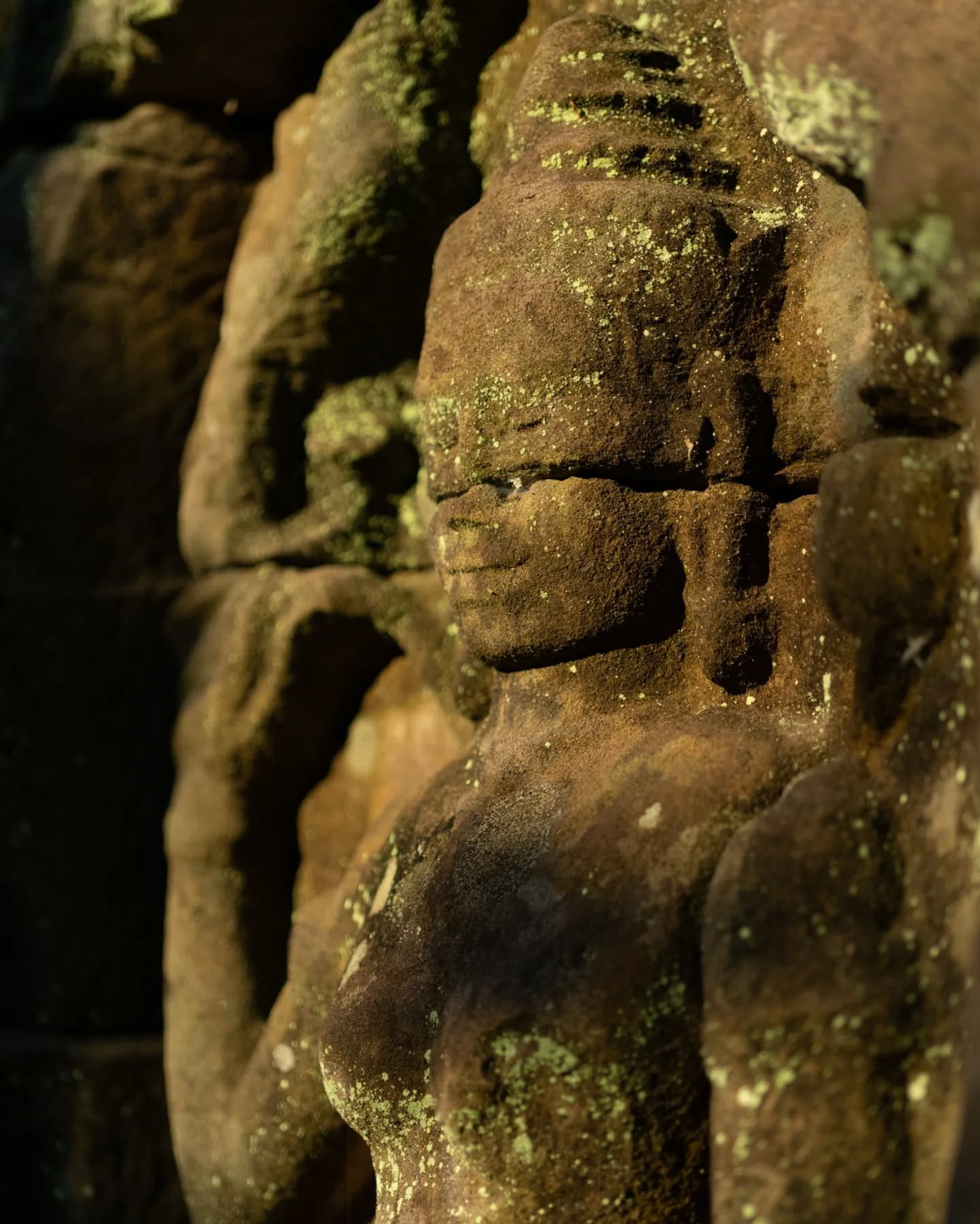 The walls tell stories 
.
#angkorwatphotographer
#siemreapphotographer
#angkorwat 
#siemreap 
#cambodia 
#cambodiaphotographer 
#photographer
#photoshoot 
#photographytour
#siemreapphotographytour