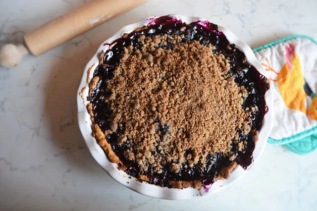 Blueberry Crumble Pie