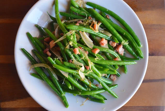 Green Beans with Caramelized Shallots and Pancetta