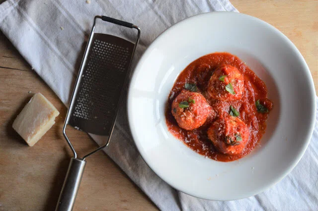 Polpette di ricotta al sugo