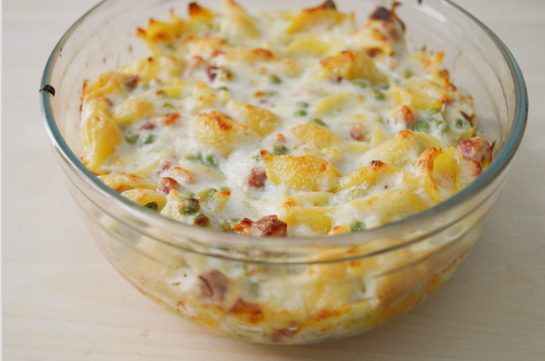 Pasta al forno pancetta e piselli