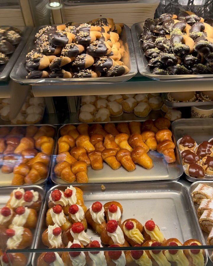 I did a bit of research before deciding where to go for a good cannolo in Catania, and the answer was across the board the same from everyone I asked: @caffe.europa1962 ✨ 

It&rsquo;s a bit of a walk from the center of Catania (indeed, there were mor