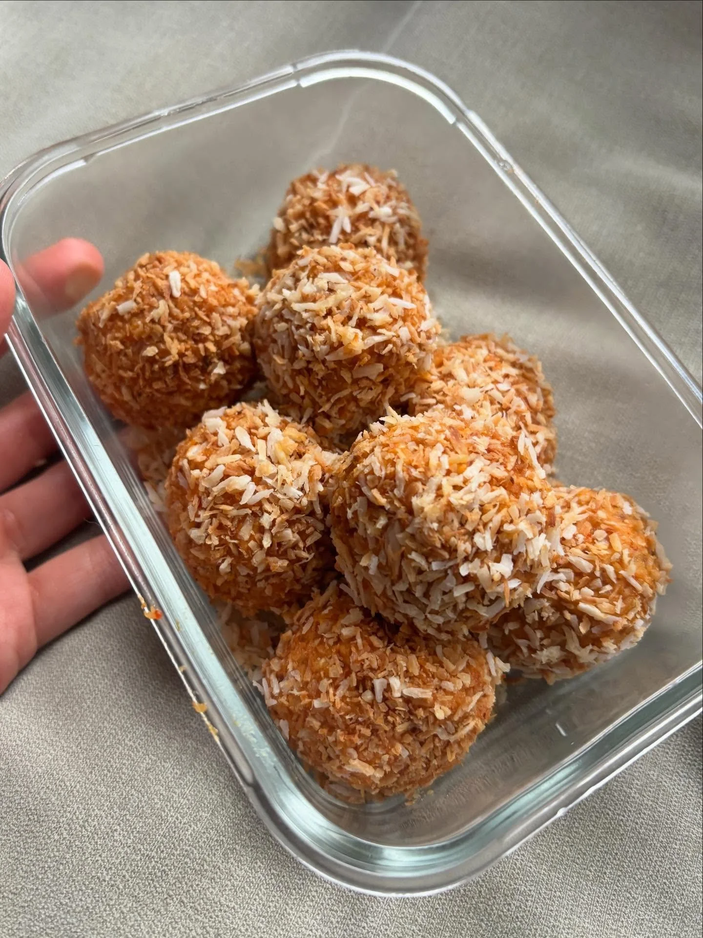 Realllyyy feeling the impact of months of low-light now as we move through these last days of winter! Little glimpses of spring, but still very much teasing us&hellip;
.
I&rsquo;m giving myself a daily boost of nutrient-rich sweetness to pick me up a