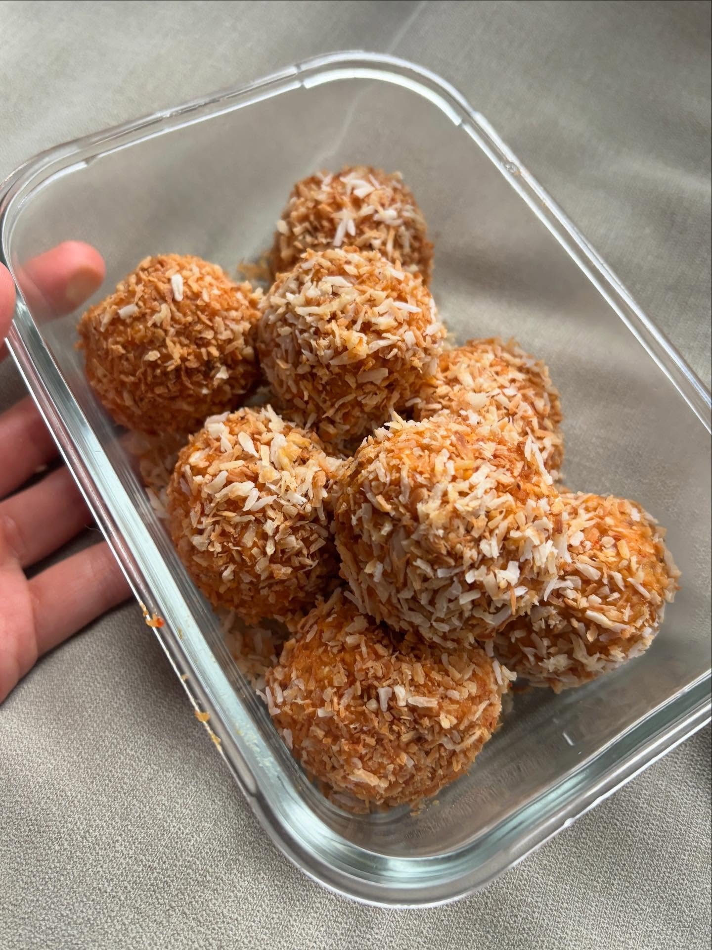 Realllyyy feeling the impact of months of low-light now as we move through these last days of winter! Little glimpses of spring, still just teasing&hellip;
.
I&rsquo;m giving myself a daily boost of nutrient-rich sweetness to pick me up and boost my 