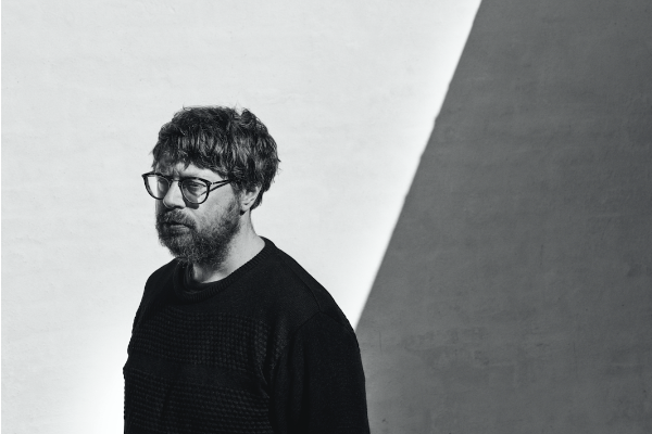 Jacob Bellens er klar til at præsentere albummet - My Heart Is Hungry And The Days Go By So Quickly er ude d. 3 april.  - Ny video til single, 'Summer Sadness', ude i dag.  