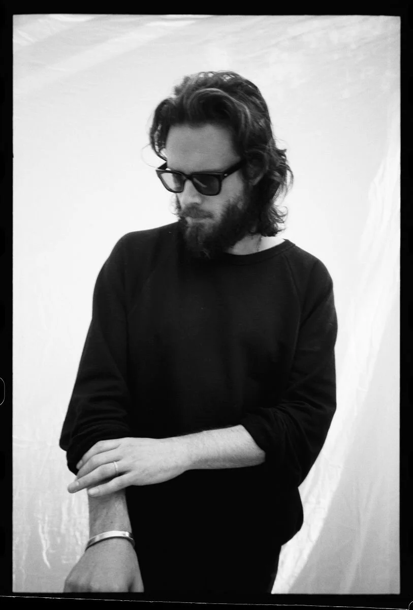 Hør de nye Sub Pop Singles Club Vol. 5 tracks fra Father John Misty og Moor Mother - nu ude på alle DSPerne