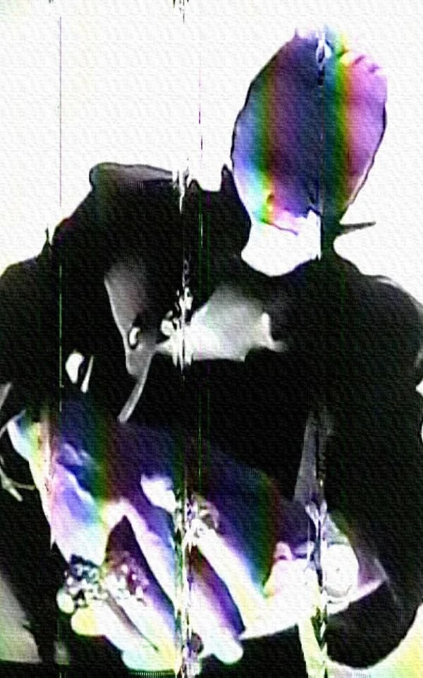 Actress annoncerer nyt album med features fra blandt andet Sampha og Zsela – Karma &amp; Desire ude til oktober