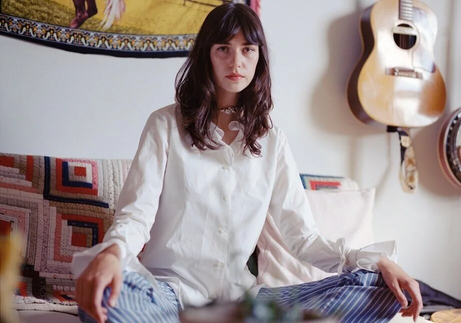 Den canadiske sangerinde Le Ren annoncerer debutalbum på Secretly Canadian