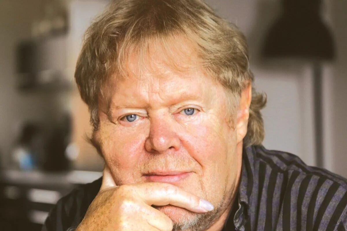 Sebastian udgiver sit studiealbum nr. 36 (…eller deromkring)