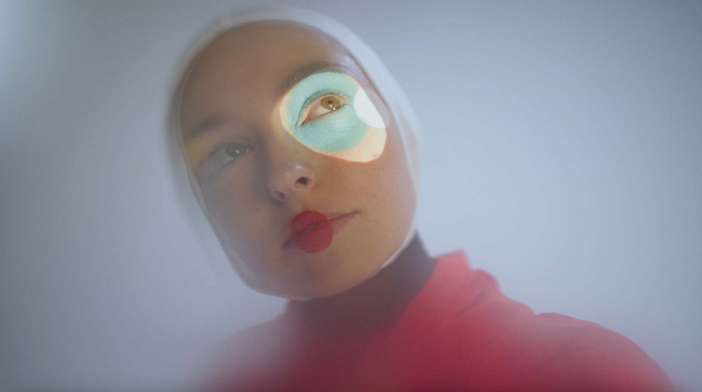 Stella Donnelly vender endelig tilbage med sit andet album - Flood ude d. 26. august