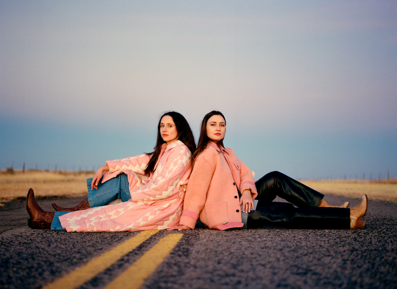 Plains (Waxahatchee og Jess Williamson) annoncerer nyt album – ude d. 14/10)