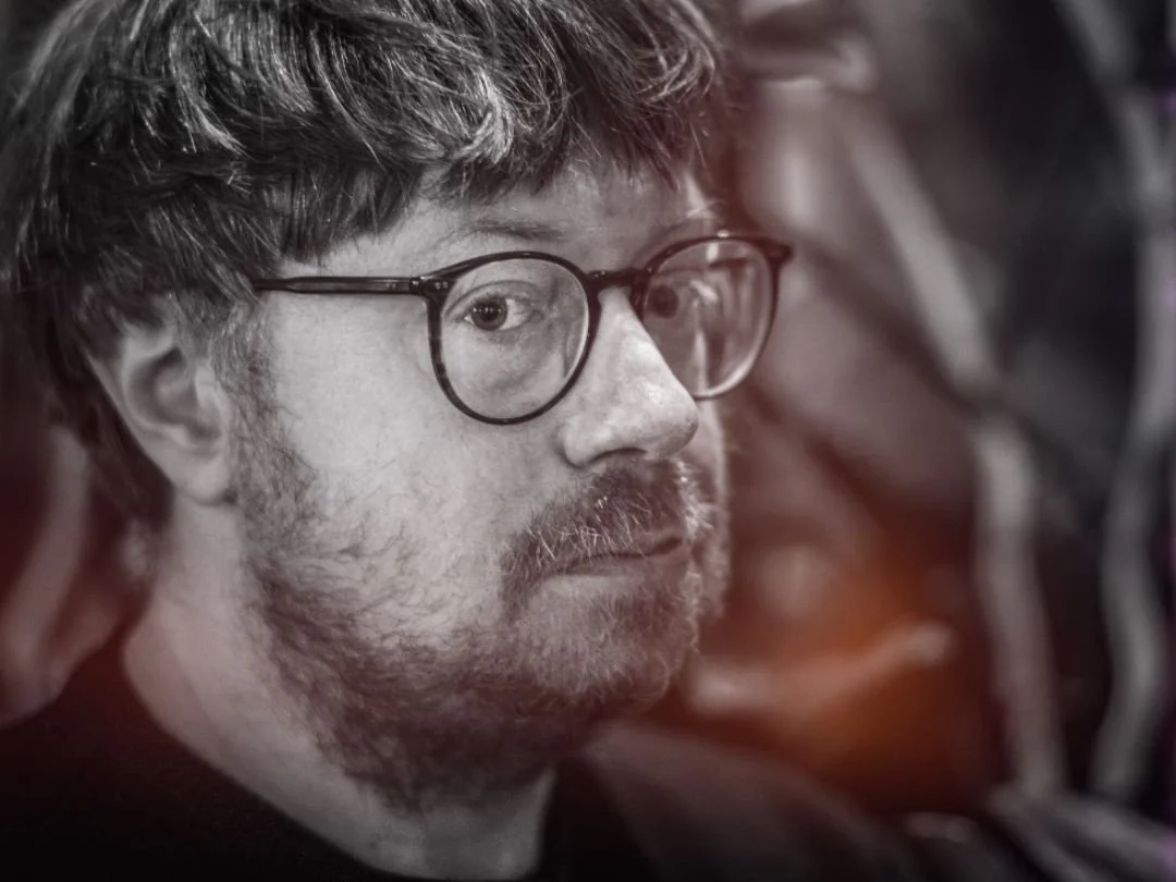 Jacob Bellens er i dag tilbage med den smittende pop-single ’Everybody Needs Some Loving’