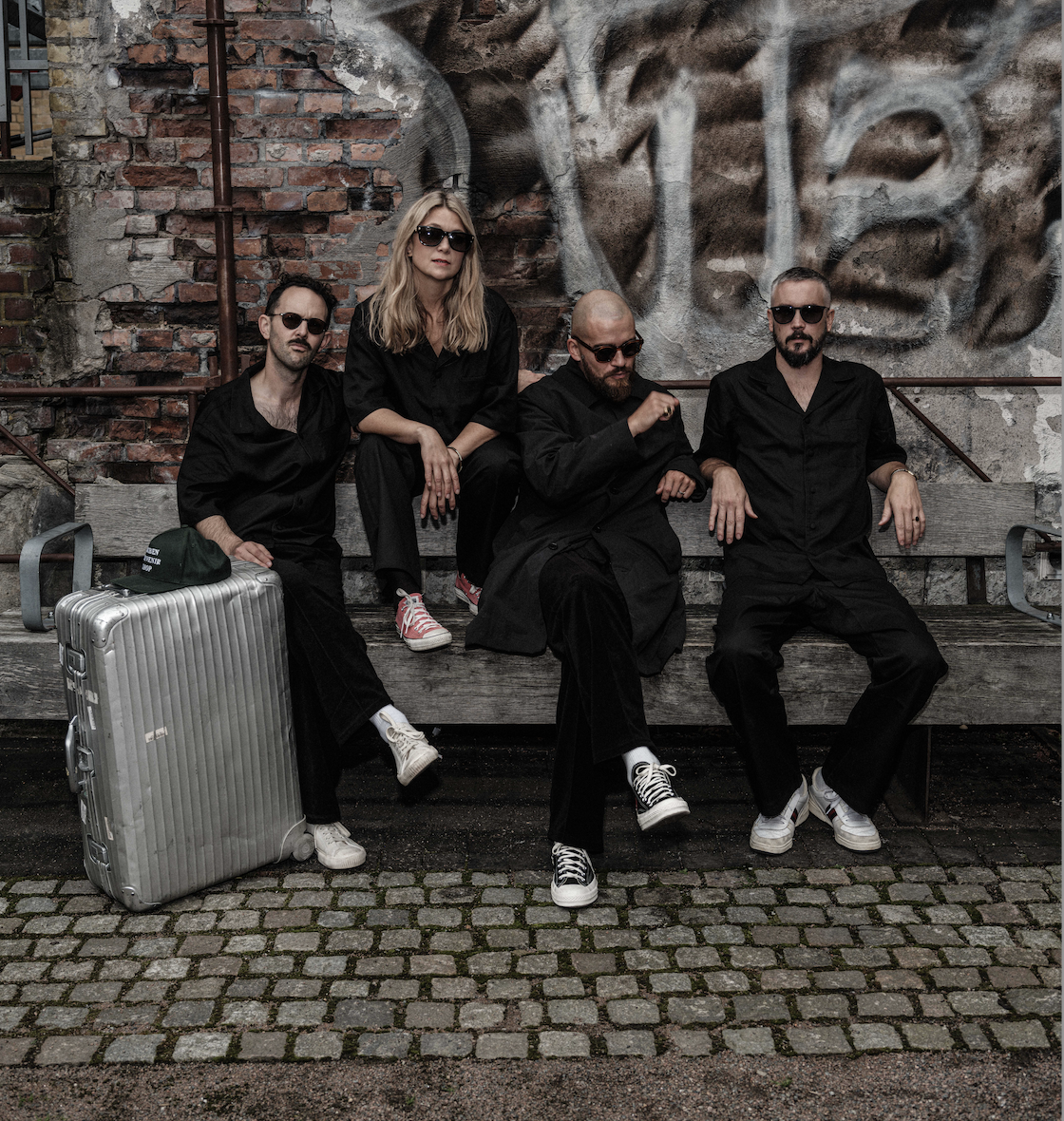 DINA ÖGON UDGIVER NY SINGLE I DAG - ET TREDJE ALBUM OG EN NY TURNÉ FORVENTES I 2024