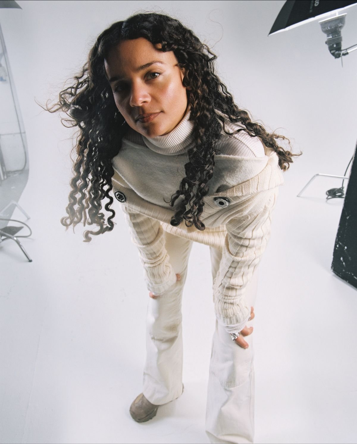 Erika de Casier annoncerer nyt album Still - ft. Blood Orange, Shygirl og They Hate Change – ude d. 21/2