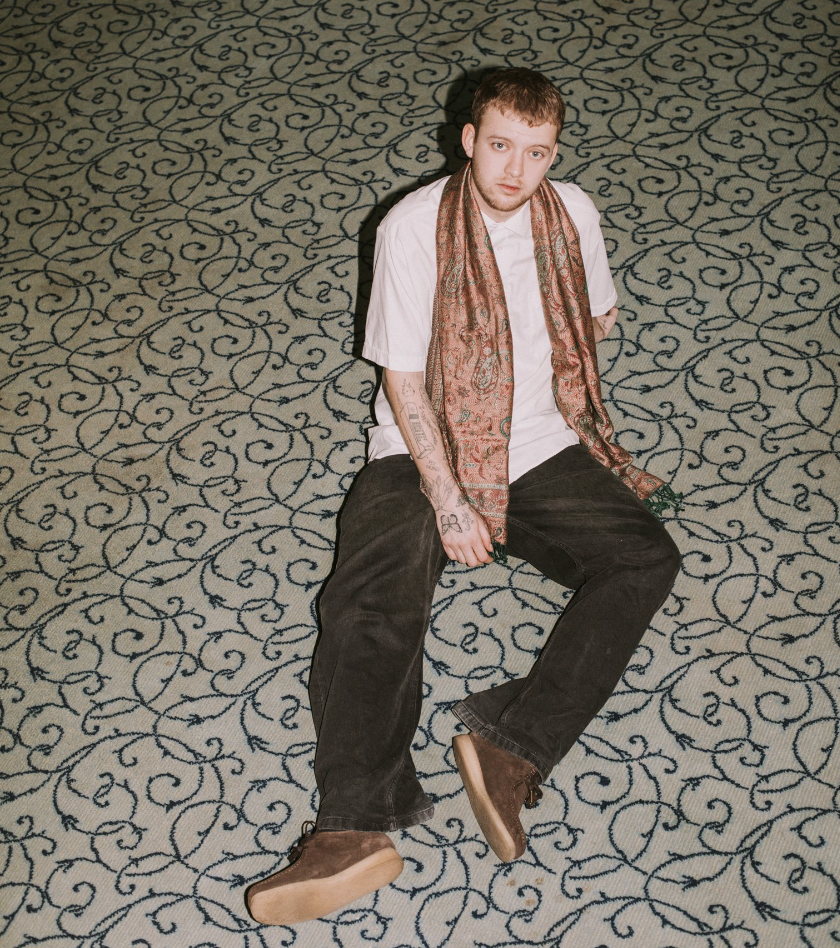 Anton Cornelius udgiver Valentines Day single med et twist - når din kæreste er forelsket i sig selv