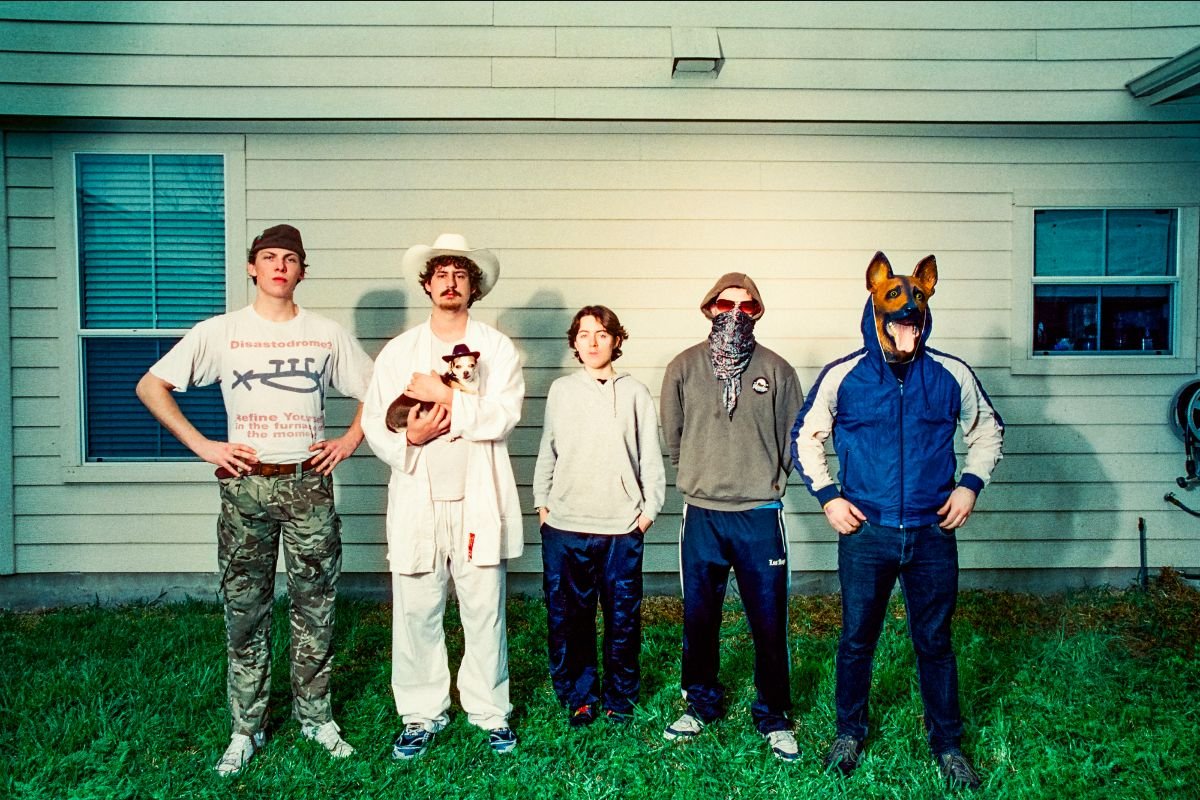 Fat Dog annoncerer debutalbummet WOOF. – ude d. 6/9