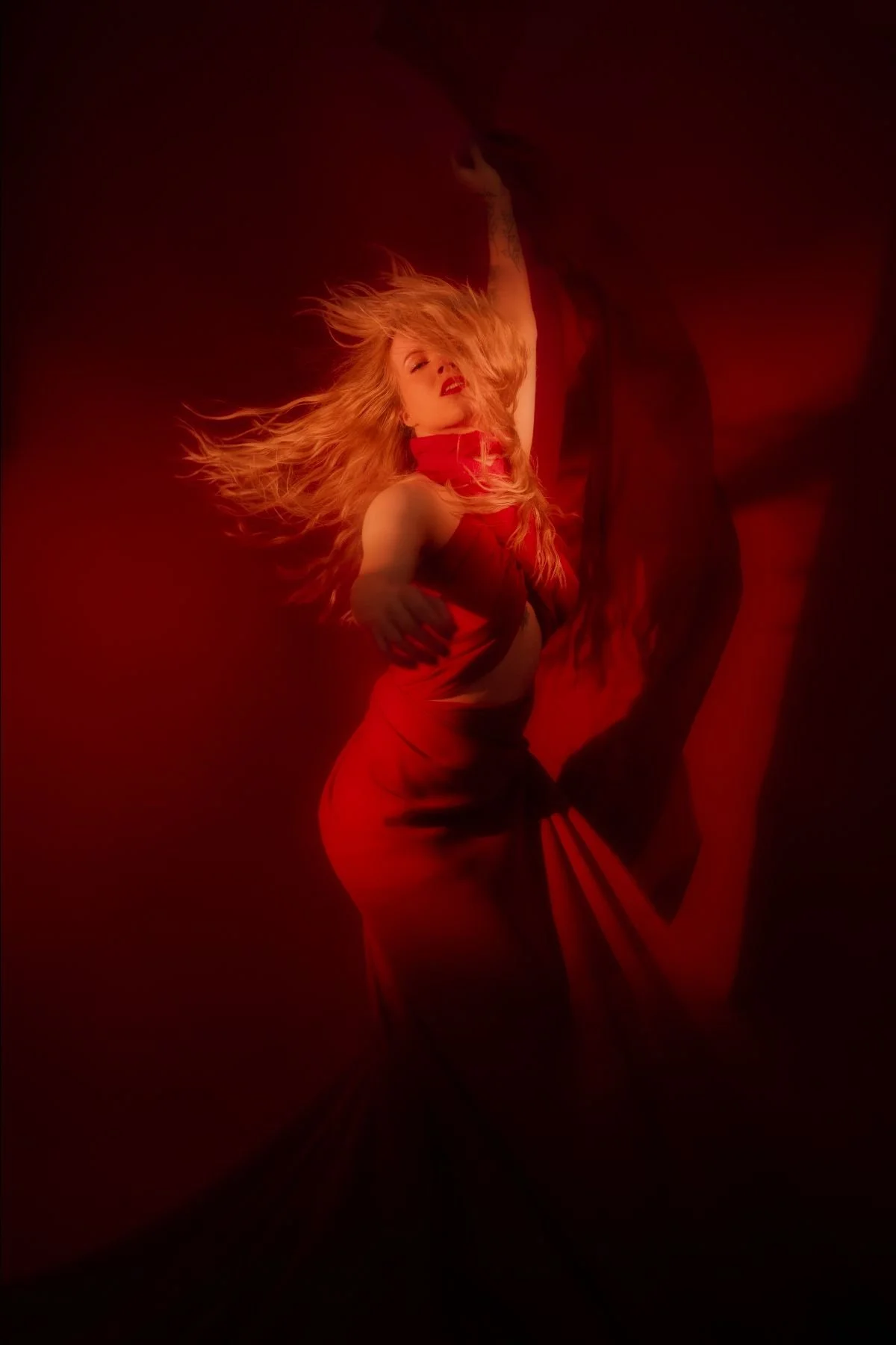 Nanna Bottos stiller store spørgsmål på ny single - 'Hit By A Truck' er ude nu