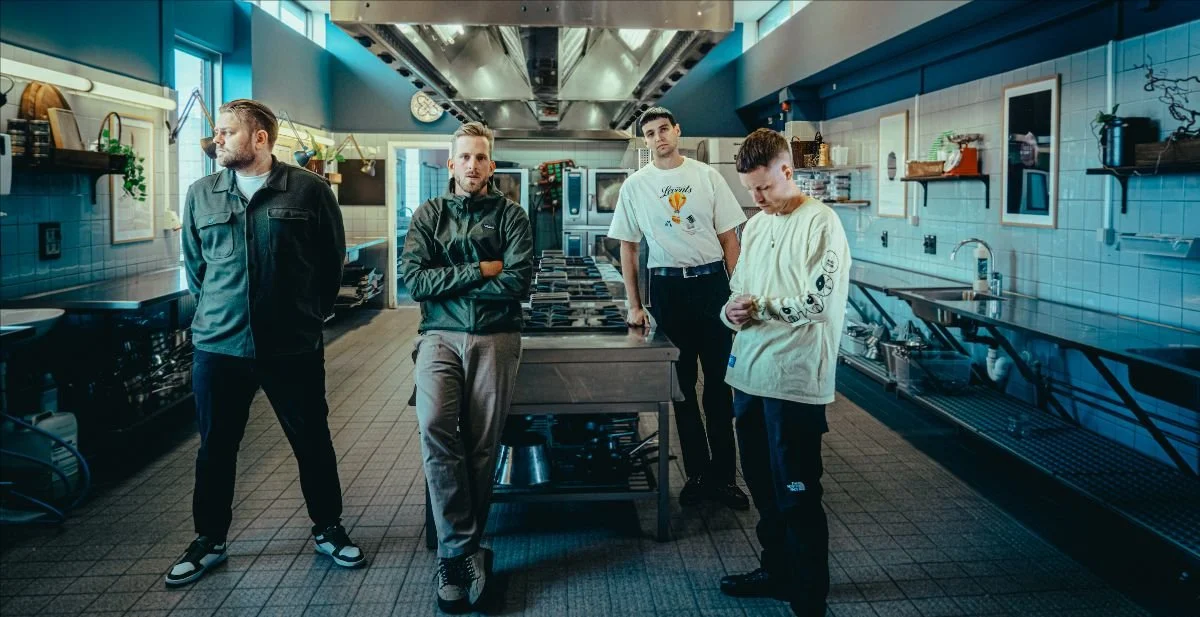 De Danske Hyrder fortsætter i nostalgiens spor på singlen ’2nul10’