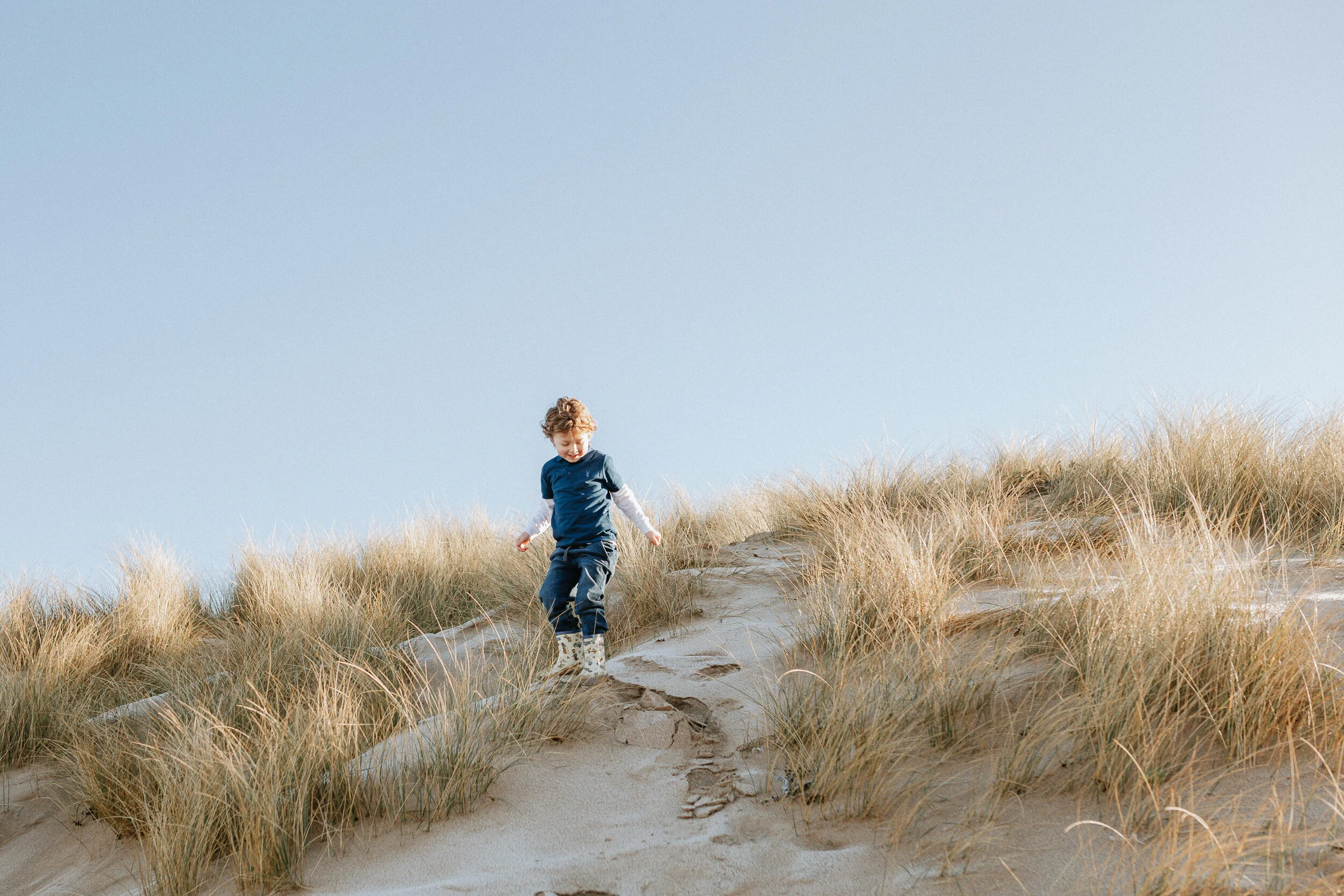 6 reasons why Winter is a great time for a family photo shoot in Cornwall