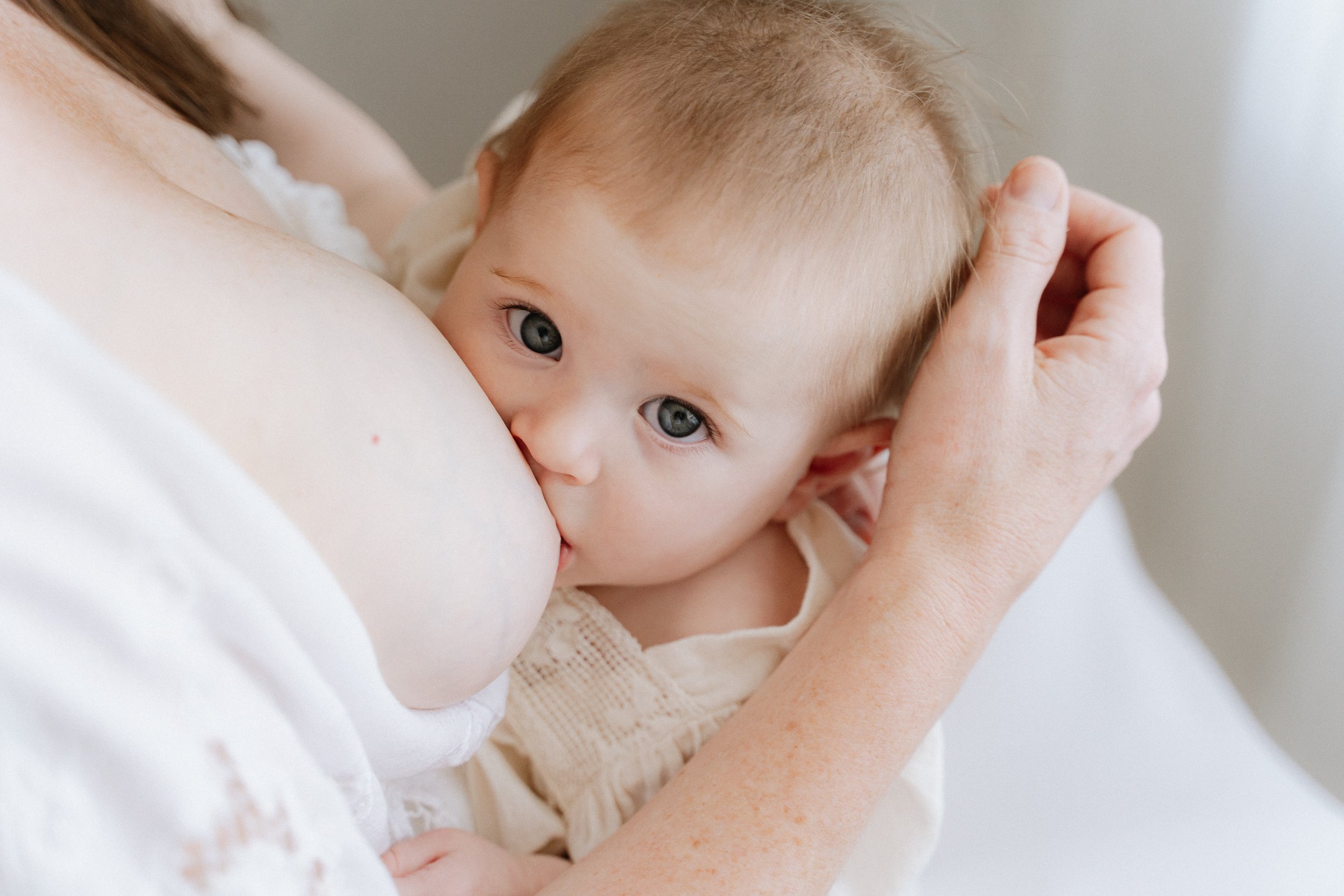 Don't forget THESE moments, mama!  Breastfeeding photo shoots | Cornwall