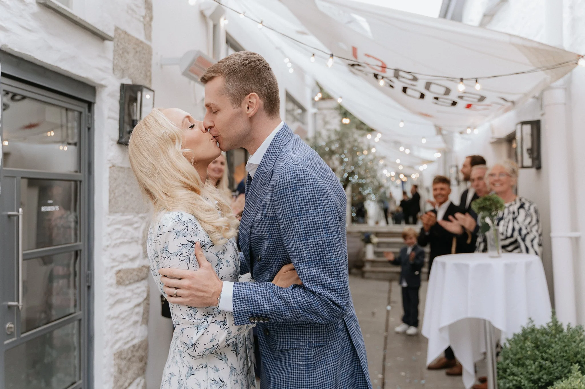 Photographing a small winter wedding in St Mawes, Cornwall