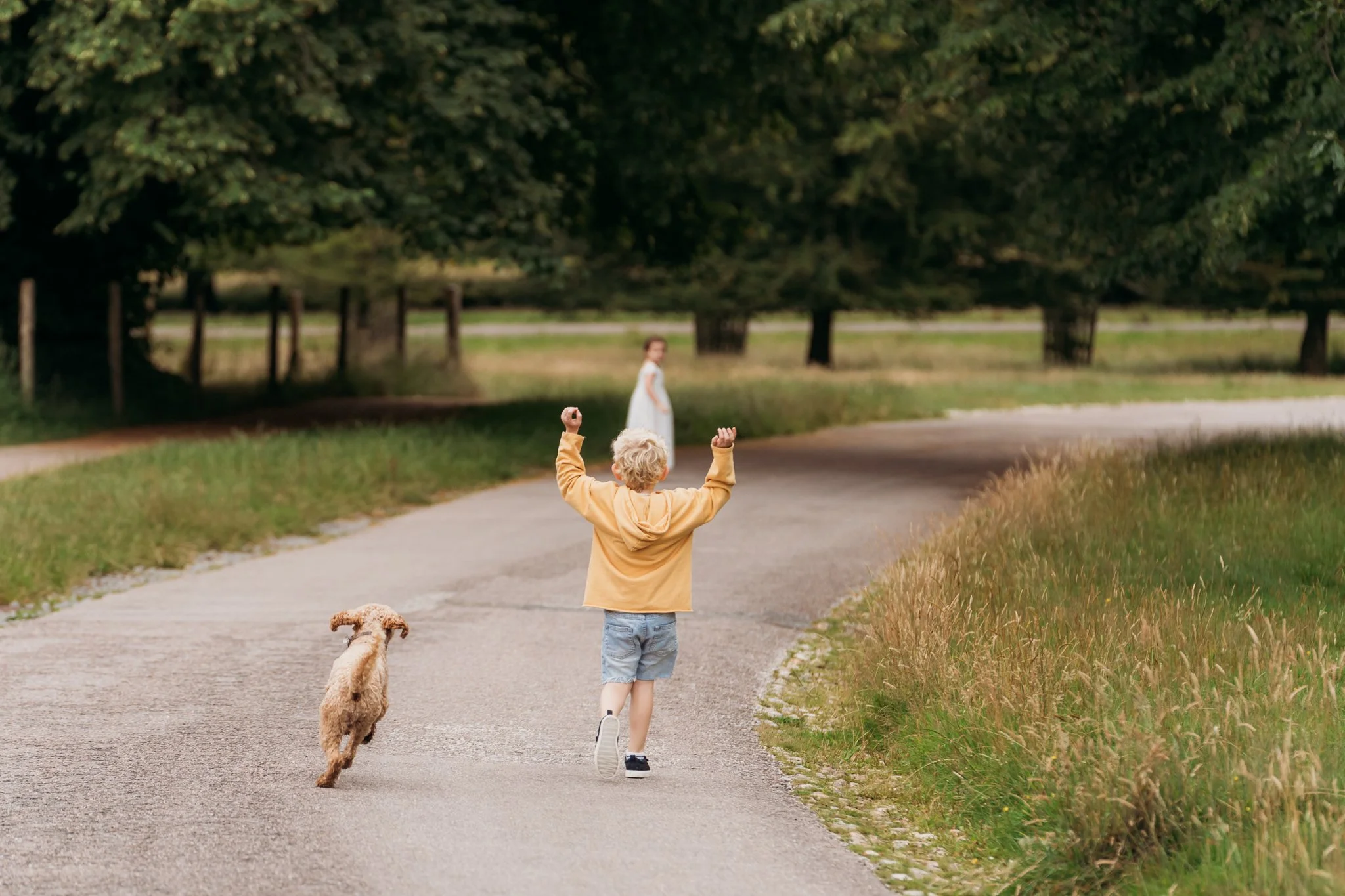 Can I bring my dog? Tips for including your dog in your outdoor photoshoot