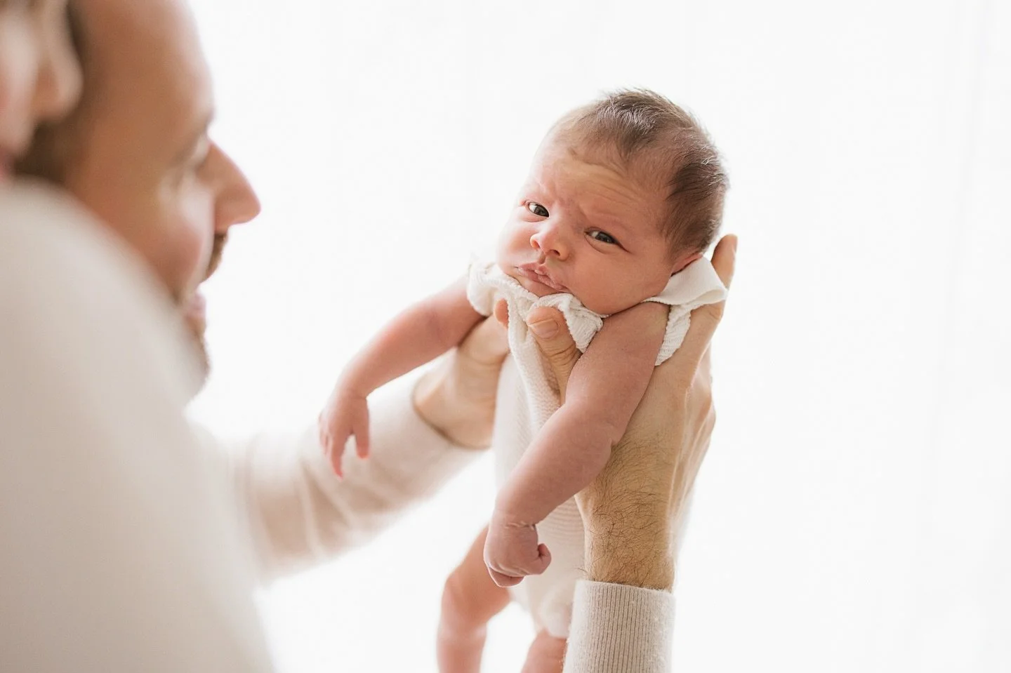 No matter how many newborn sessions I do, I never tire of sweet interactions and moments like these ☺️

I am gradually making my way through all the sessions done during the Christmas break, and promised I'd share a sneak peek from this one for @hann