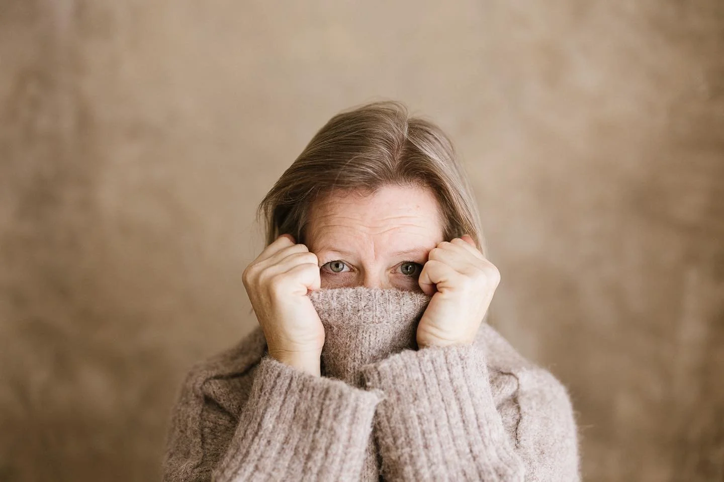 Comparisonitis 😷

Two exercises recently have brought me to remember something important. 

The first exercise was a self-portraits prompt, which I found challenging until I relaxed and started messing around taking photos of my hands and feet. Evid
