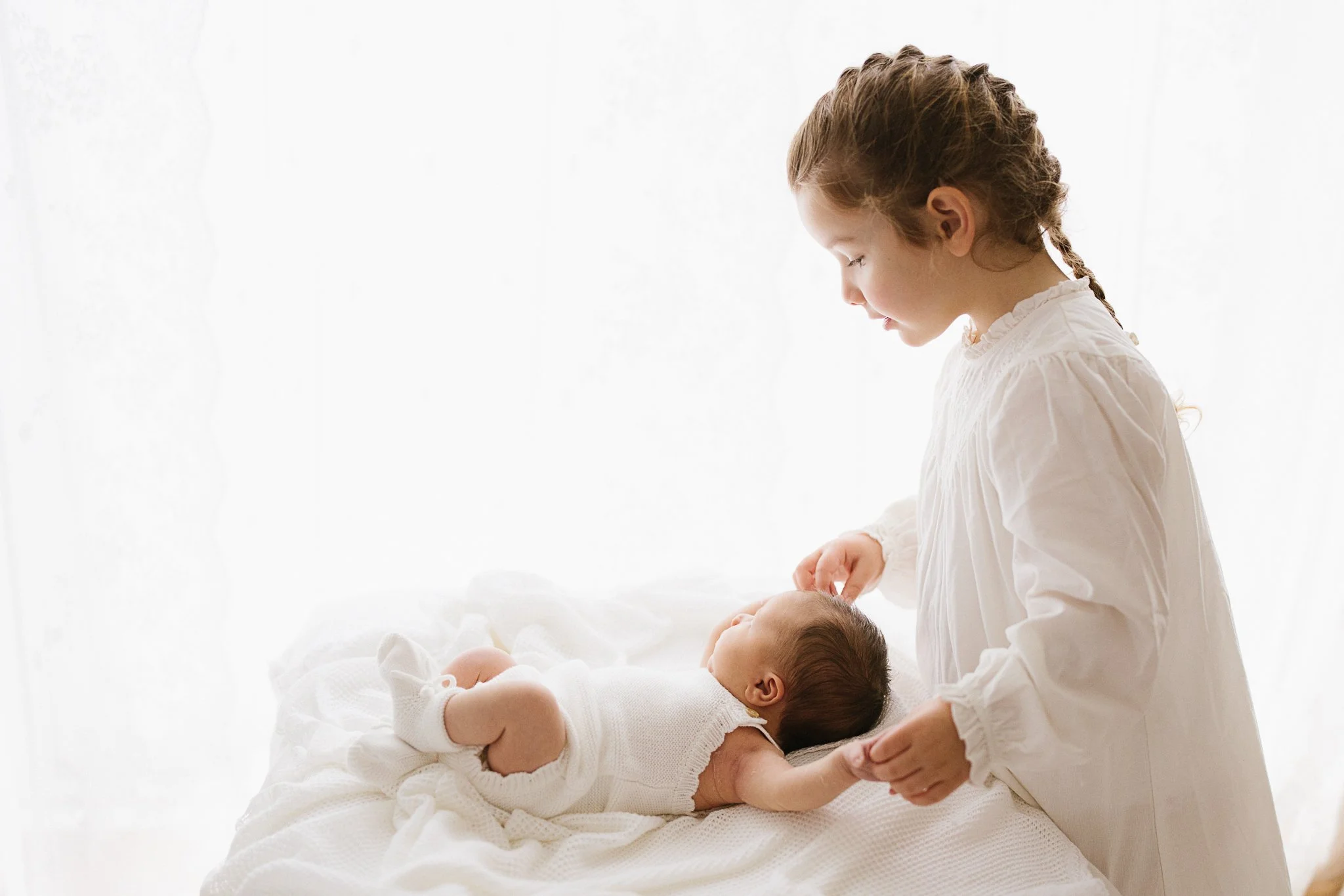 One day this will be the photo they fight over 🥹
.
.
.
 #newbornphotographycornwall #siblingphoto #cornwallnewbornphotographer #cornwallnewbornphotography #newbornsession