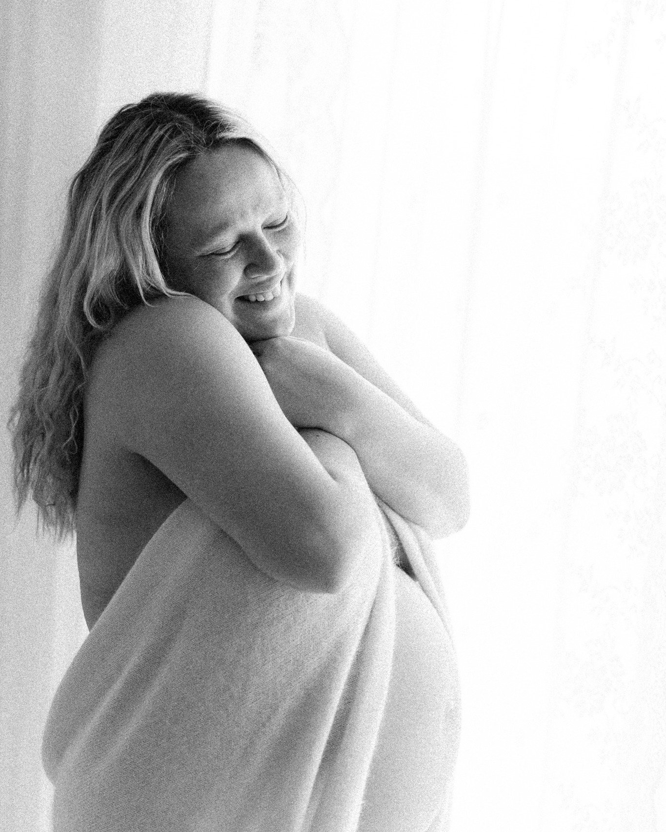Maternity photography is something that I believe mums should do as a gift to their future selves and for their babies - this is you and them right at the beginning.

Pregnancy is an experience that is so full of contradiction.  You feel sick but you