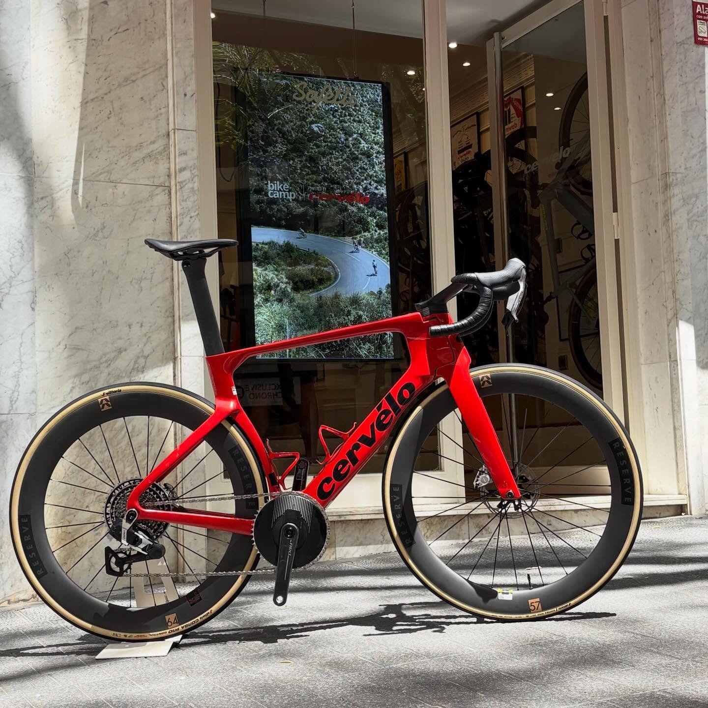 Riding this bike is all about experiencing speed with minimal effort. Would you like to give it a go and feel the wind in your face as you explore Mallorca? Come and visit us at Plaza Rosario to find out more about how you can enjoy this beautiful an