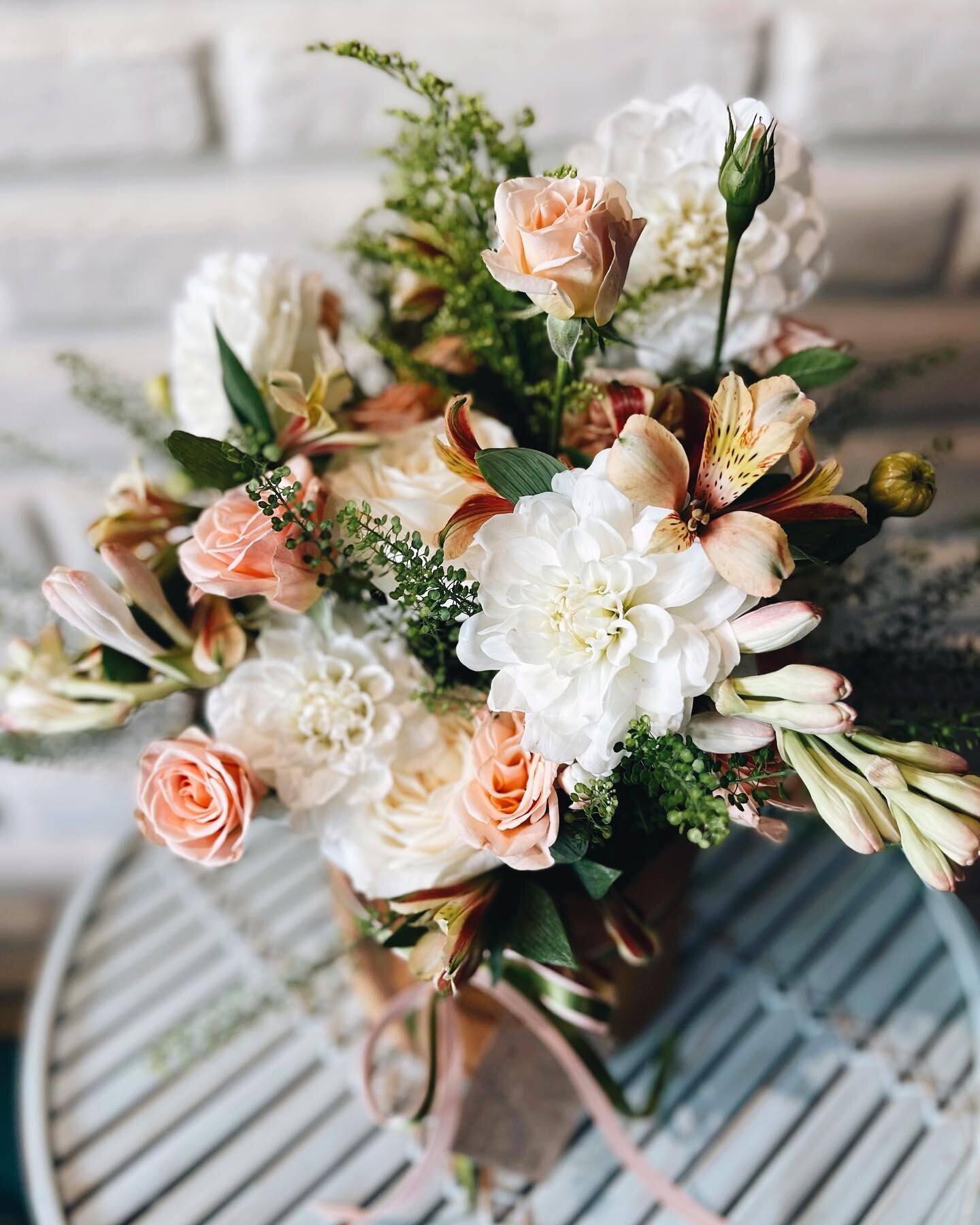 Sweet peaches 🧡🍑
. . . 
www.thebaliflorist.com
. . . 
Less wrapping | no single-use vessels | #sustainablefloristry
. . . 
Inquiries on orders/workshops
WA: (+62) 811 388 270⠀⠀⠀⠀
Email: thebaliflorist@gmail.com⠀⠀⠀⠀
.⠀⠀⠀⠀
.⠀⠀⠀⠀
#thebaliflorist #flor