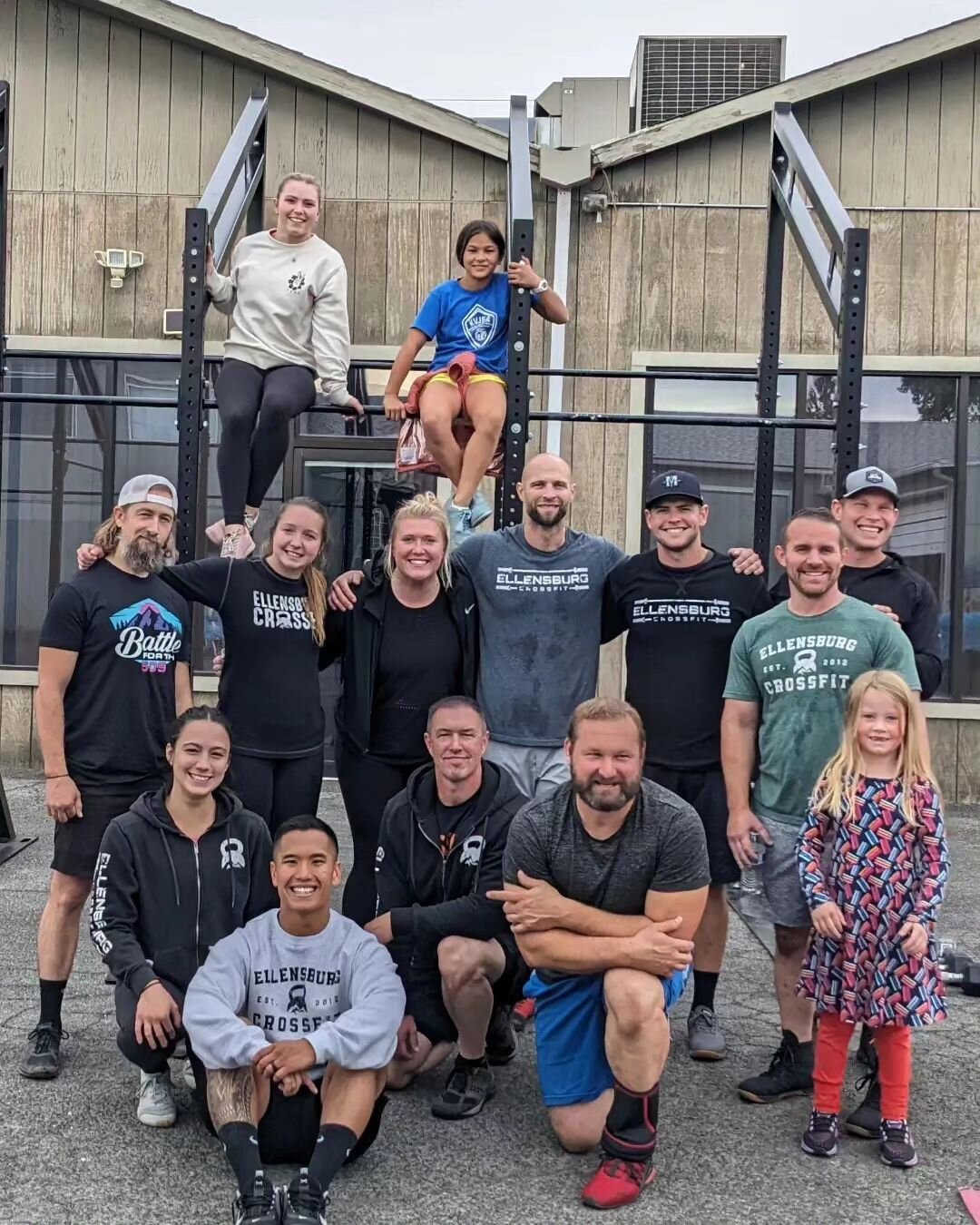 What a blast yesterday at the @battleforthe509 !! ECF showed up ready to get after it! Huge thanks to @doubledowncrossfit for hosting such a great event👍🏼