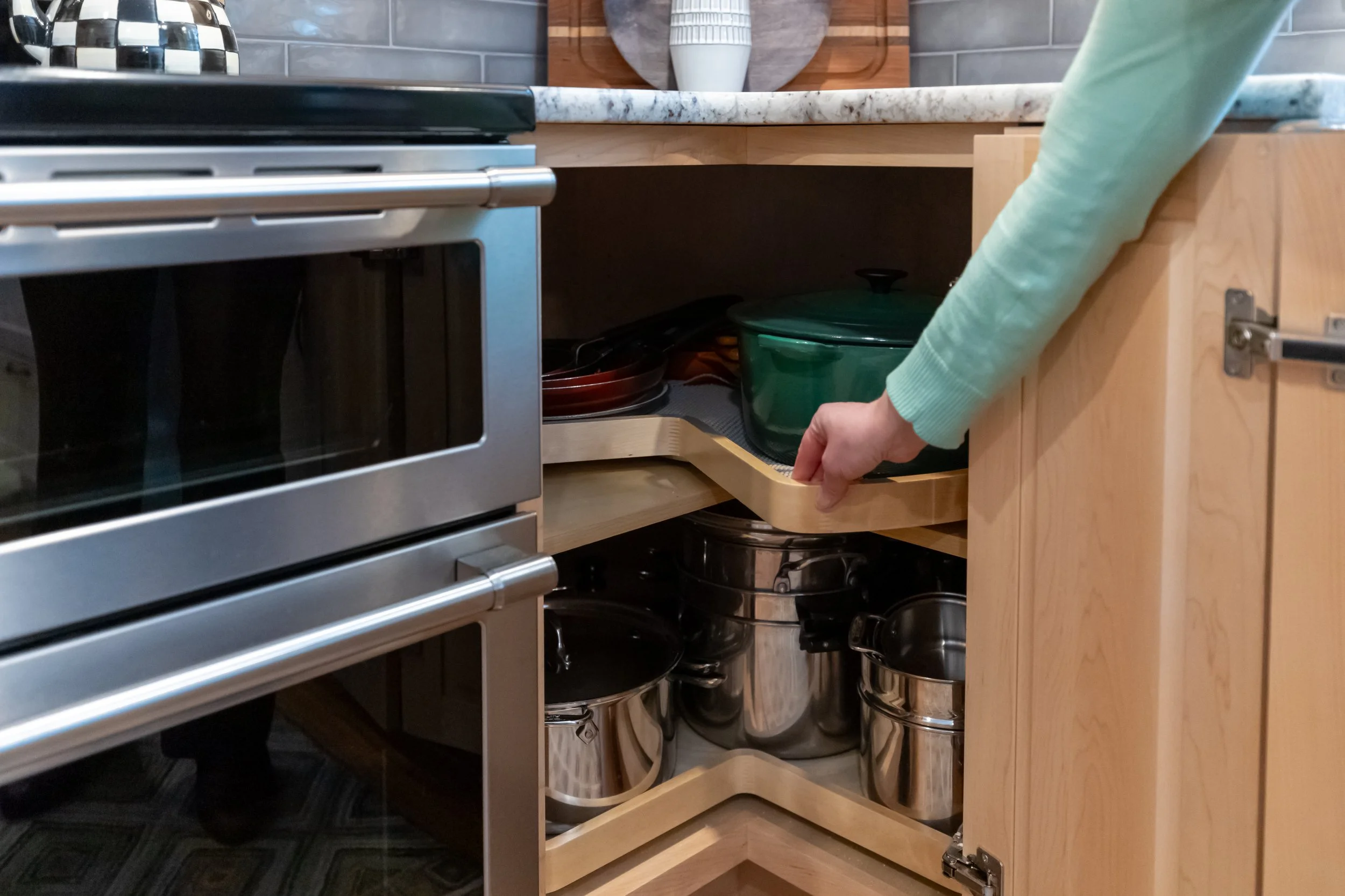 Maximizing Corner Cabinet Storage with Cabinetry Solutions