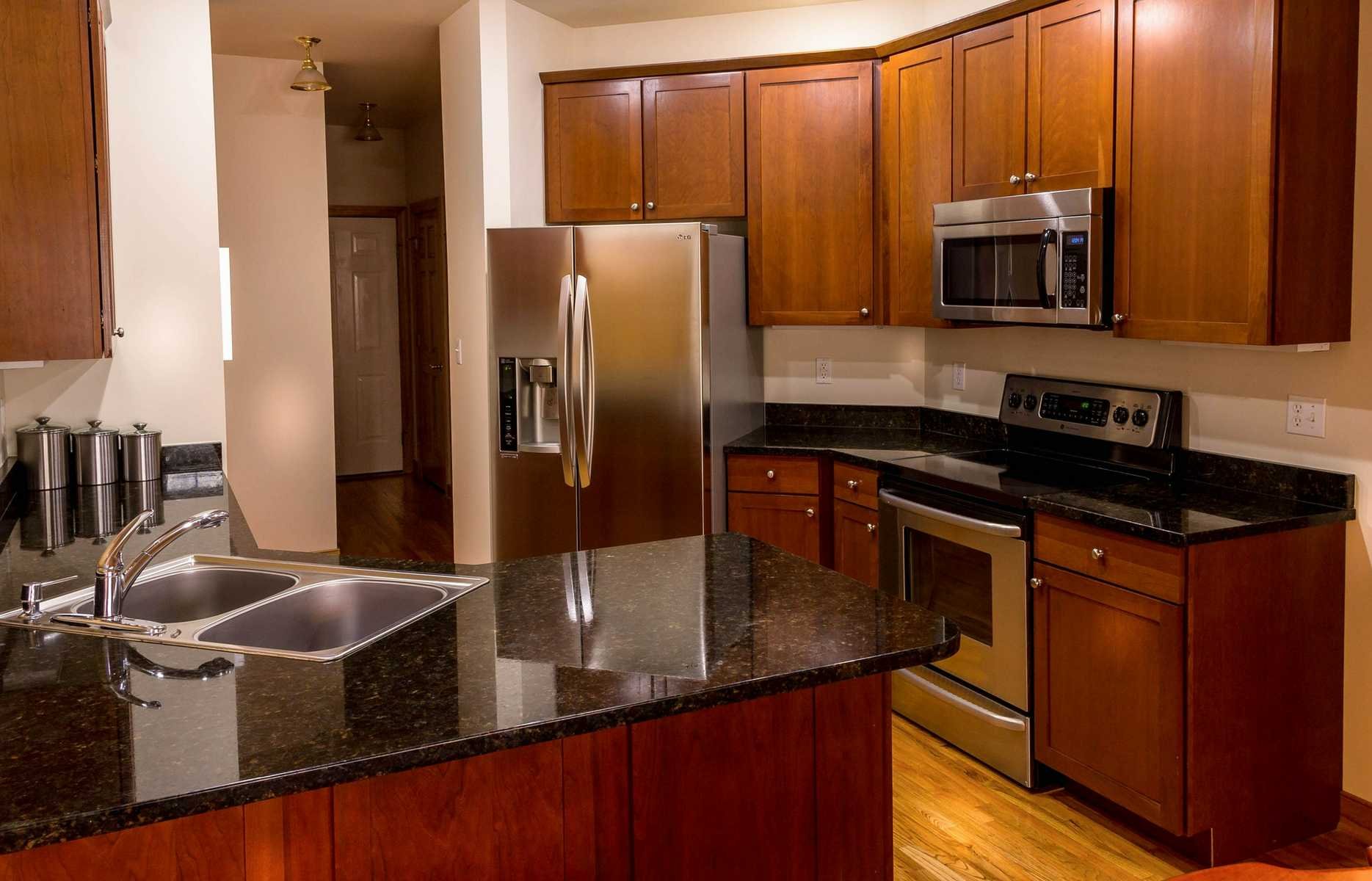How to Match Kitchen Cabinets and Countertops