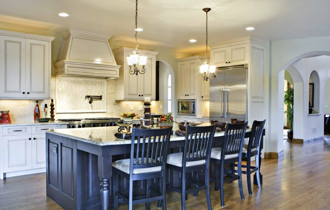 How to Decorate a Kitchen Island