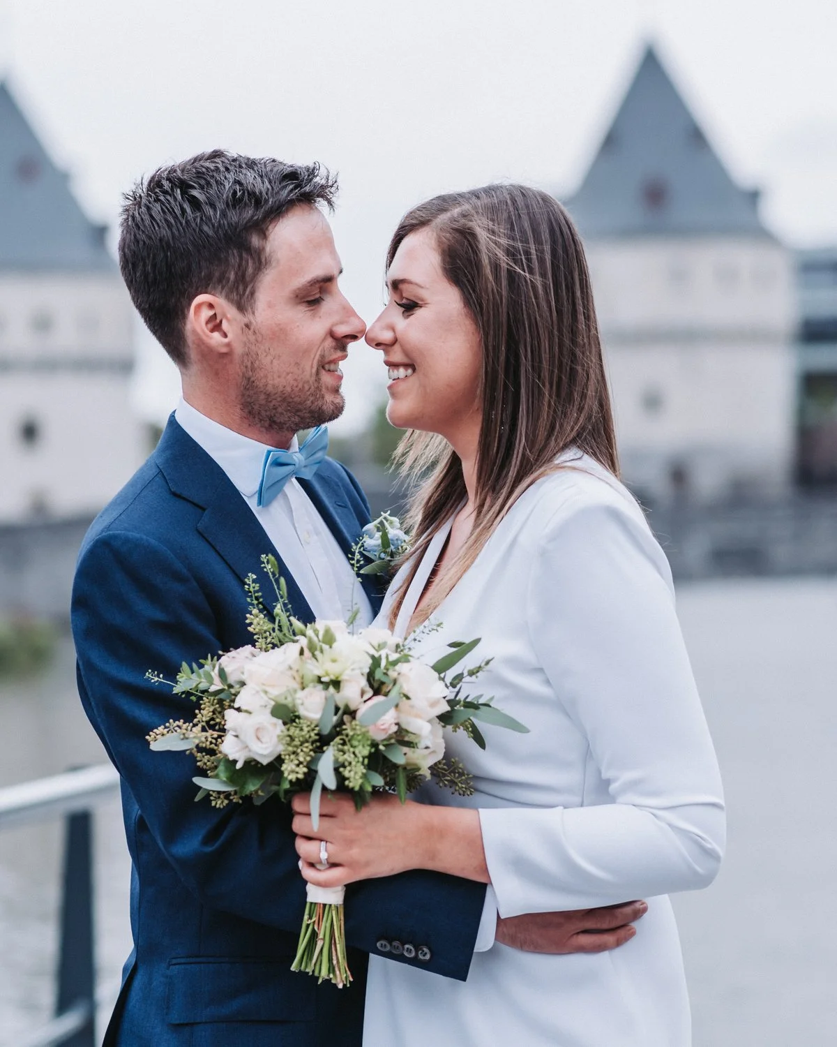 romantische huwelijksfoto's Leieboorden Kortrijk