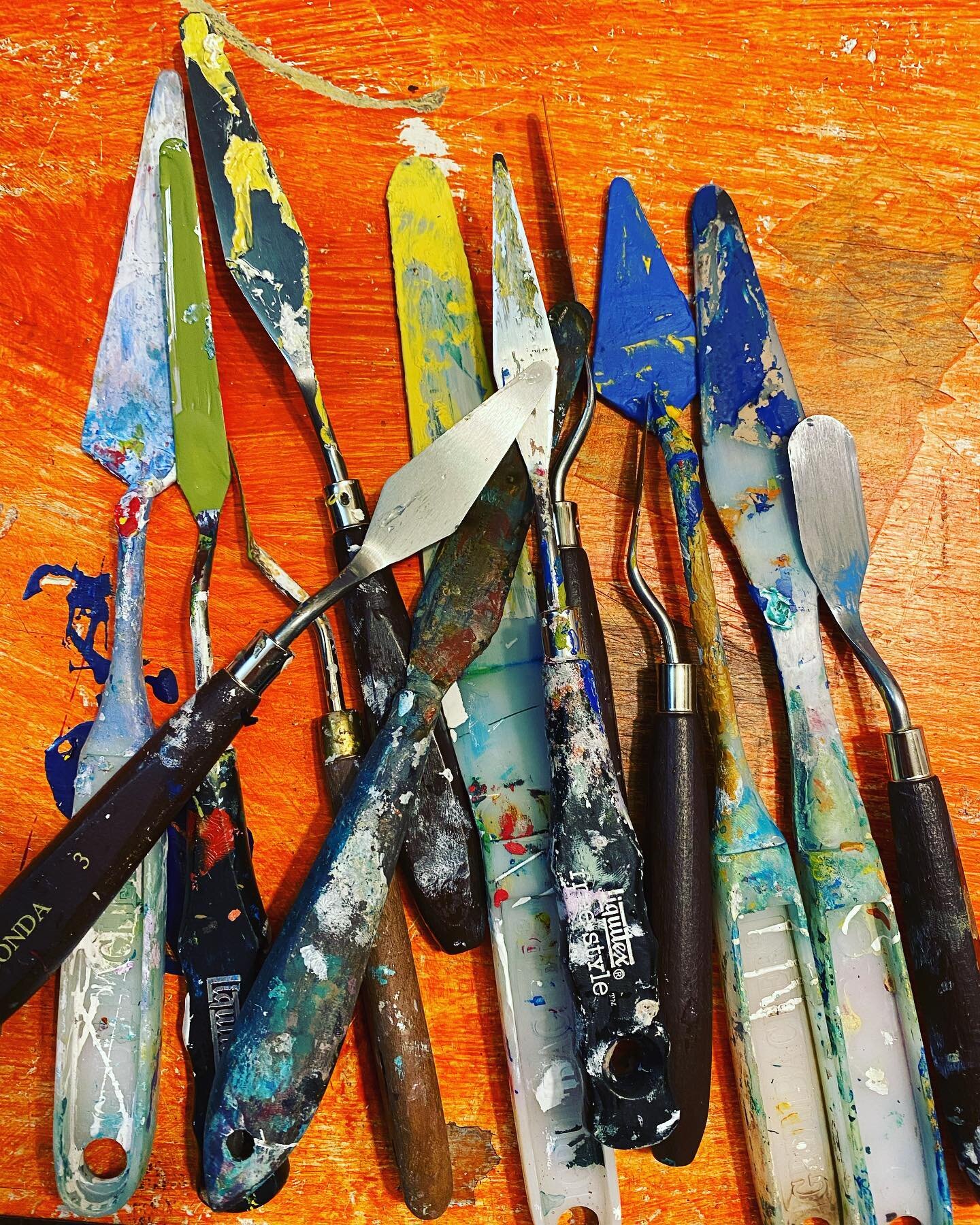 💙 my paintbrushes! 
#paletteknife 🔪